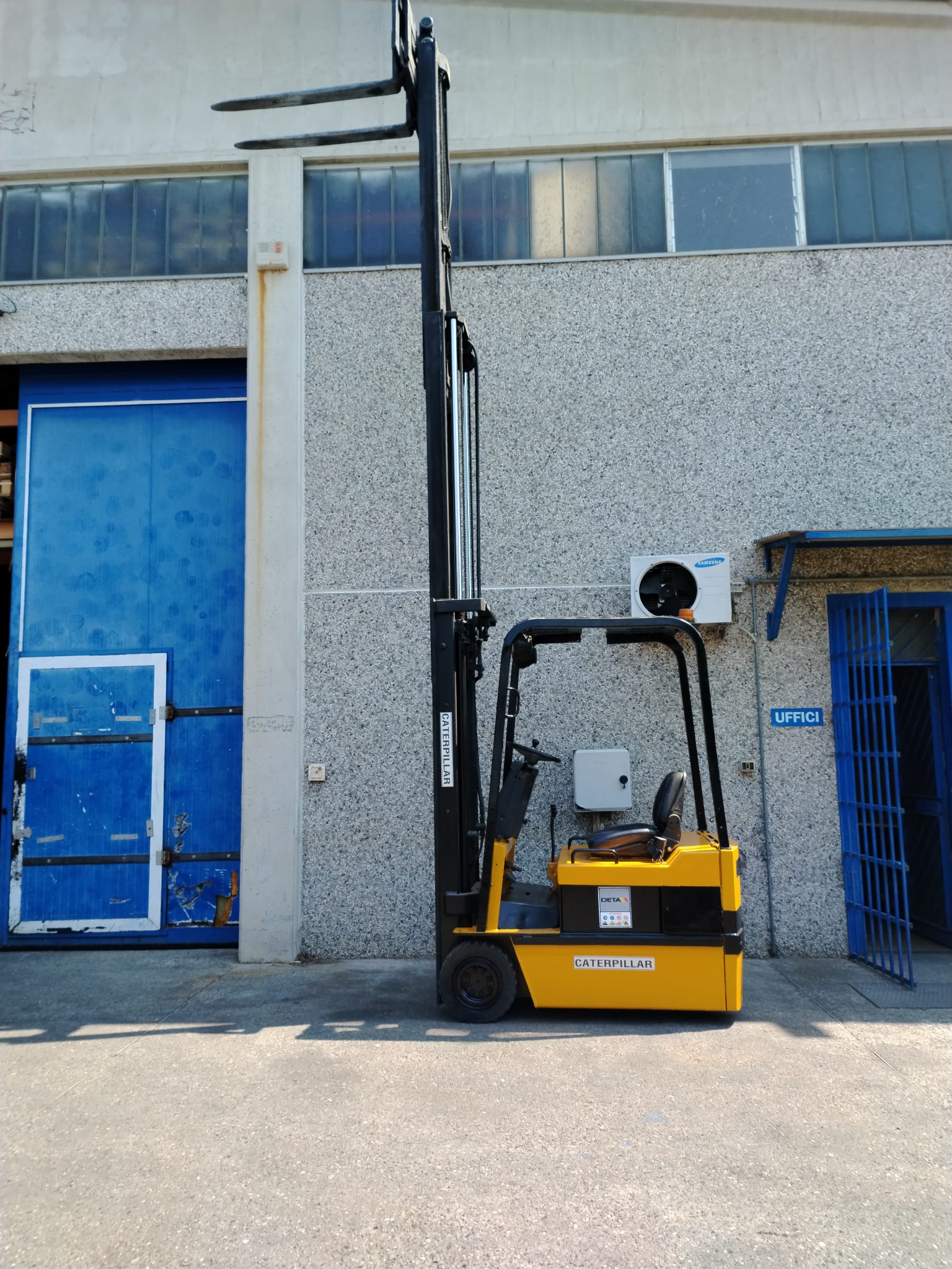 CARRELLO ELEVATORE MULETTO CATERPILLAR F35 in vendita - foto 2
