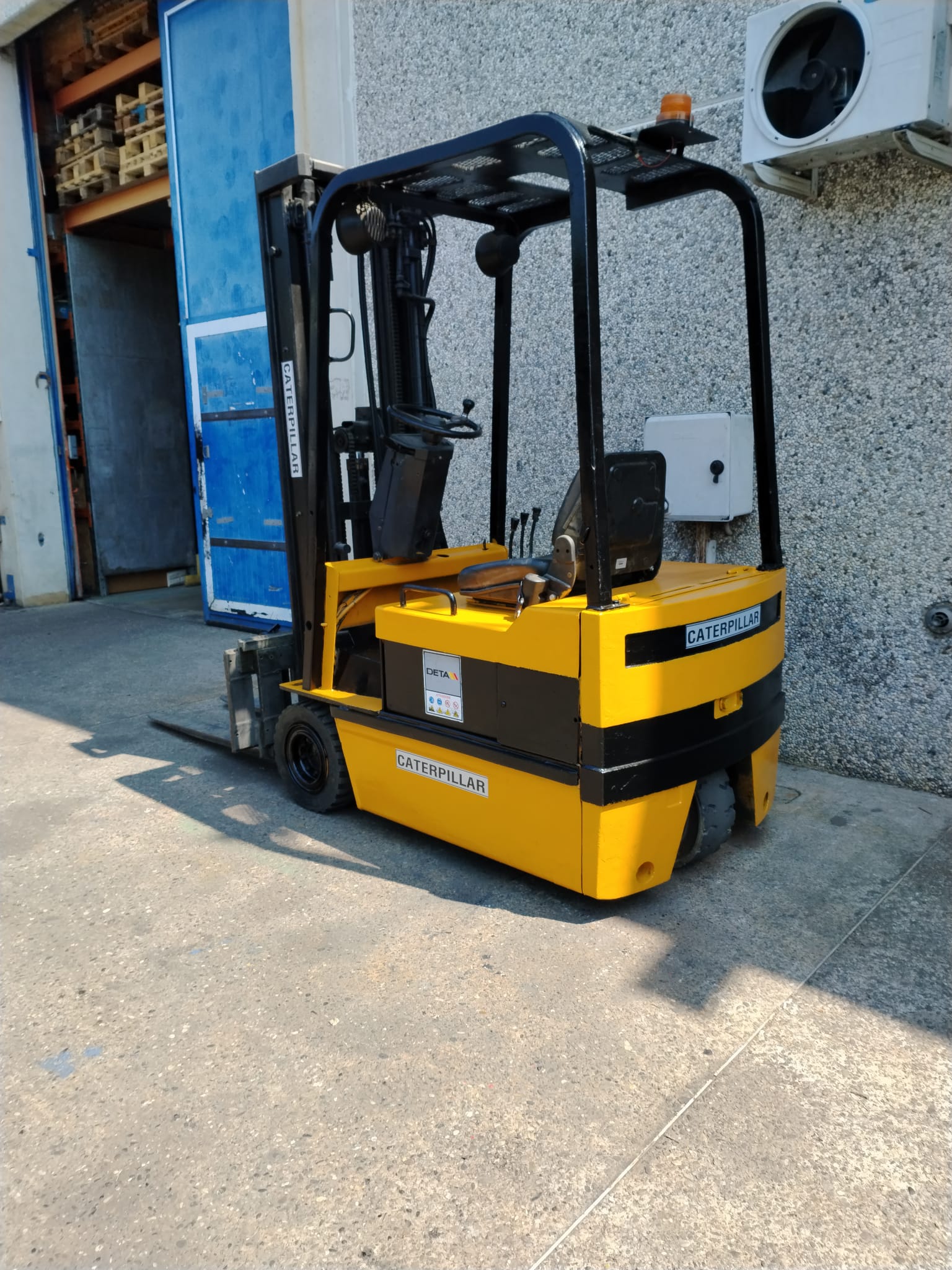 CARRELLO ELEVATORE MULETTO CATERPILLAR F35 in vendita - foto 3