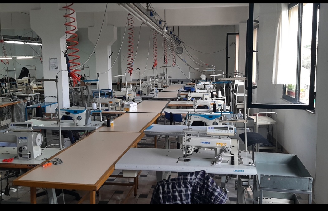 Produzione abbigliamento in vendita - foto 3