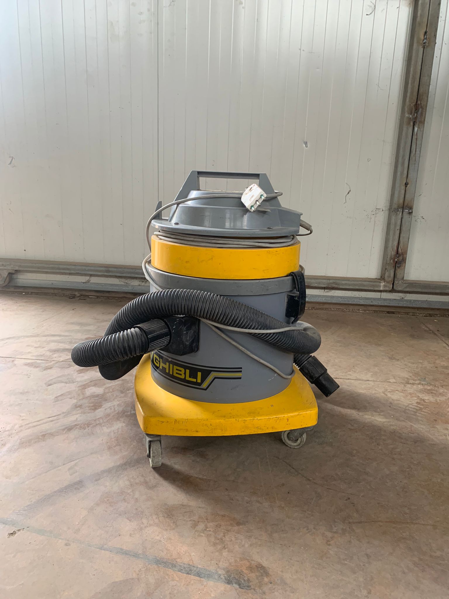 Stock di attrezzature per impresa di pulizie in vendita - foto 14