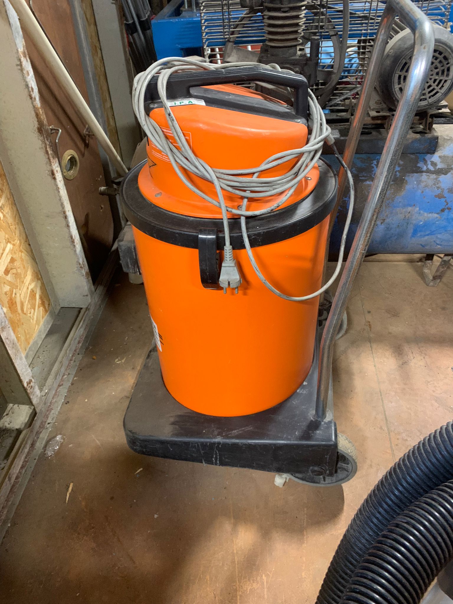Stock di attrezzature per impresa di pulizie in vendita - foto 3