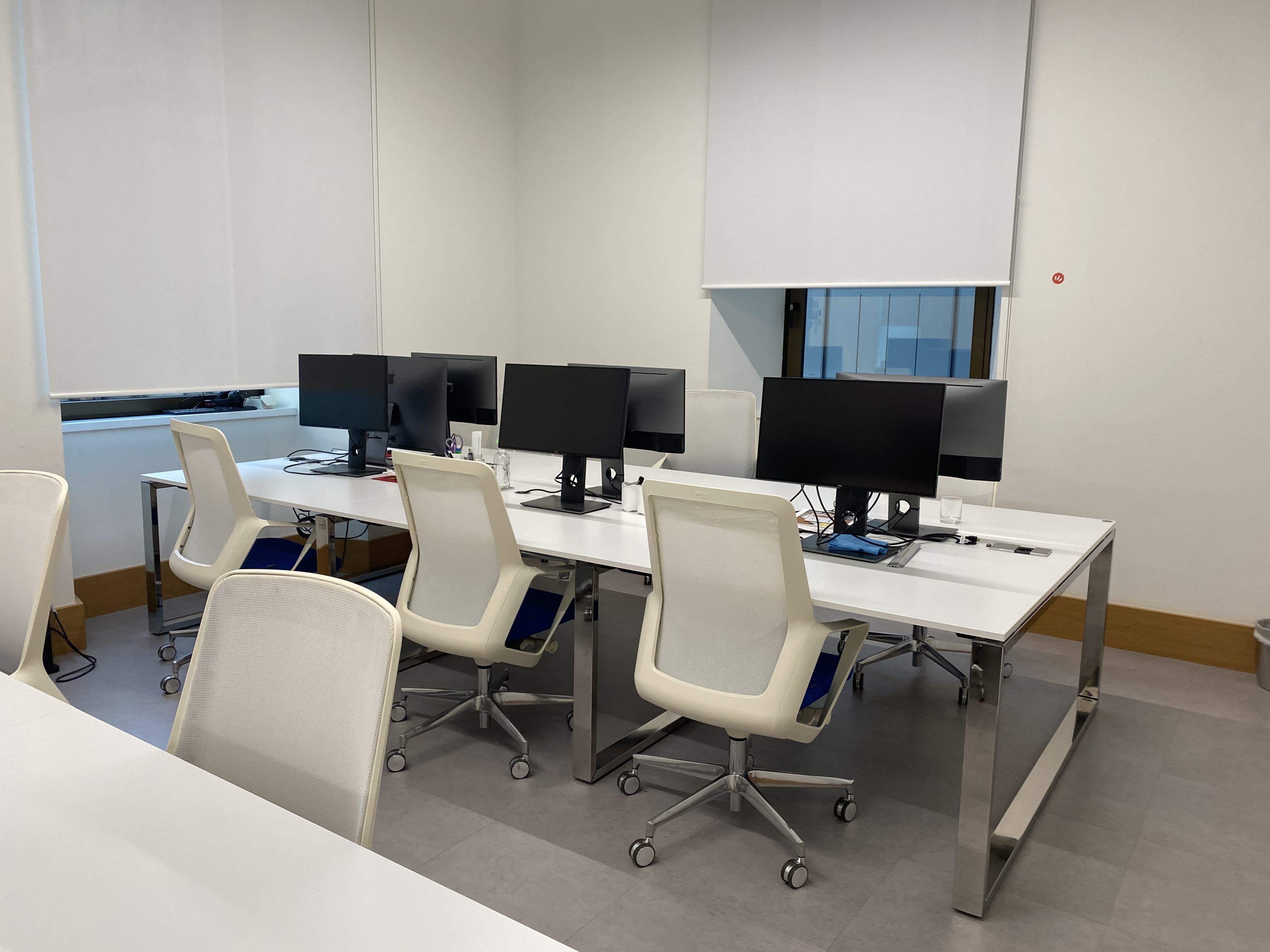 Vendo postazioni ufficio da 2/4/6 postazioni in vendita - foto 2