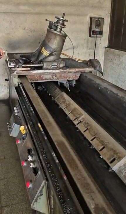 Affilatrice per Coltelli BATTILANI 3500 USATA in vendita - foto 1