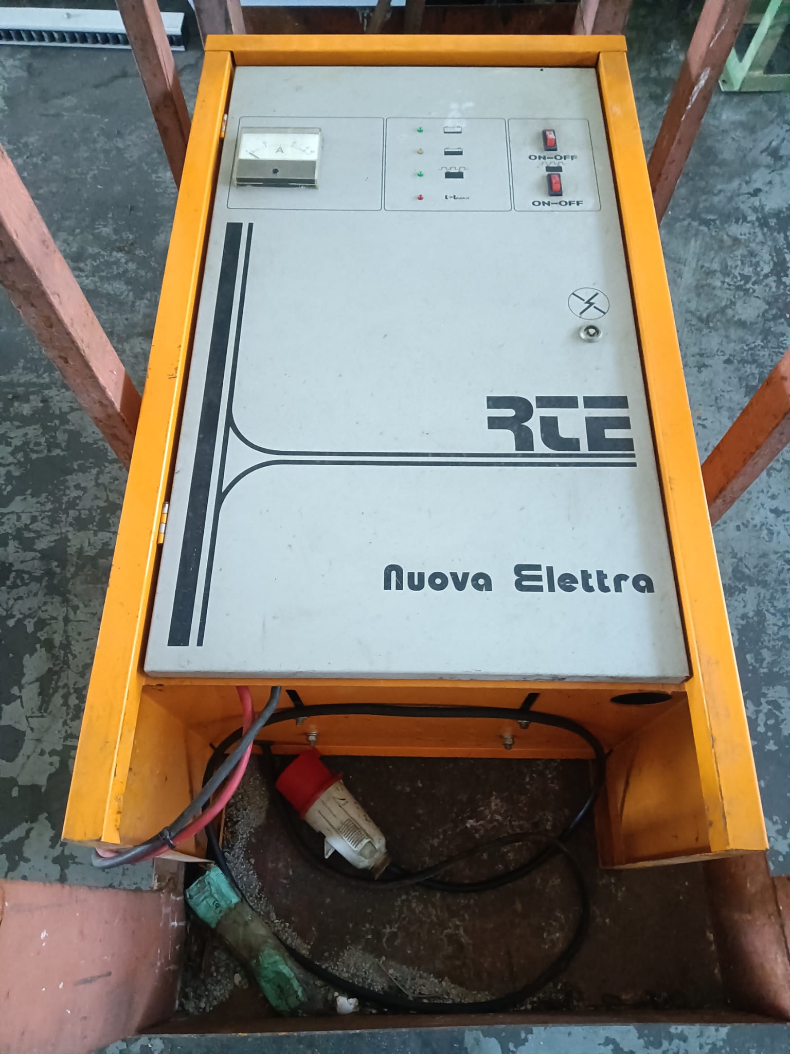 Carrello Elevatore Elettrico CLARK EM15SL in vendita - foto 4