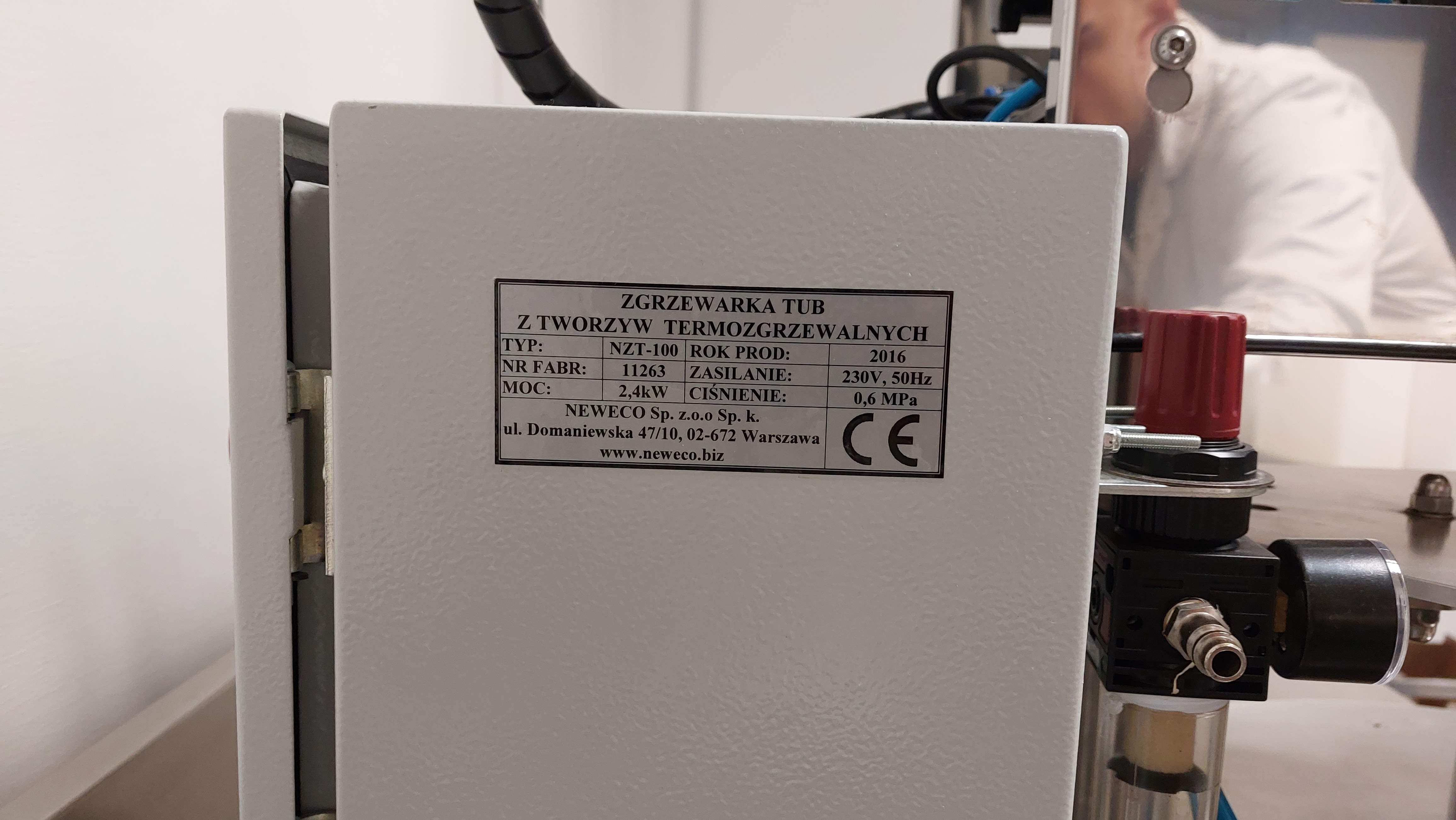 Chiuditubi semiautomatica per tubi in plastica in vendita - foto 5