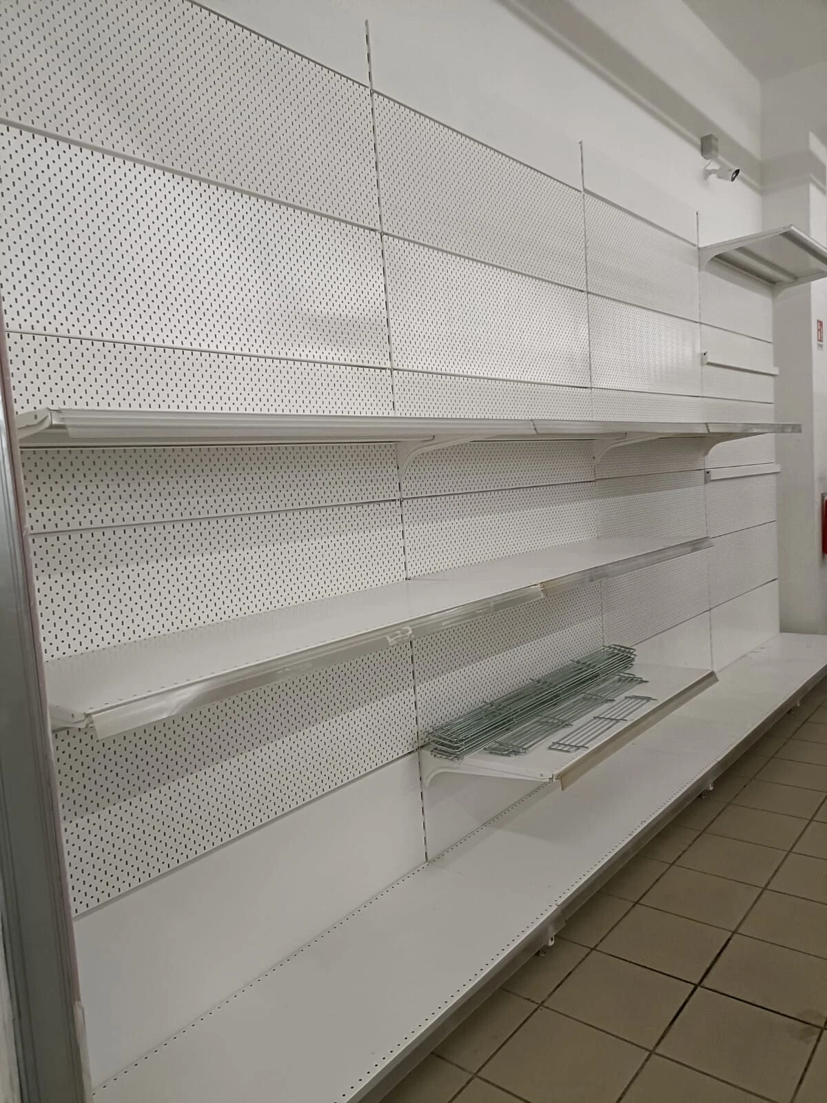 Scaffalatura 750 m² + banco cassa/informazioni – Usato  in vendita - foto 6