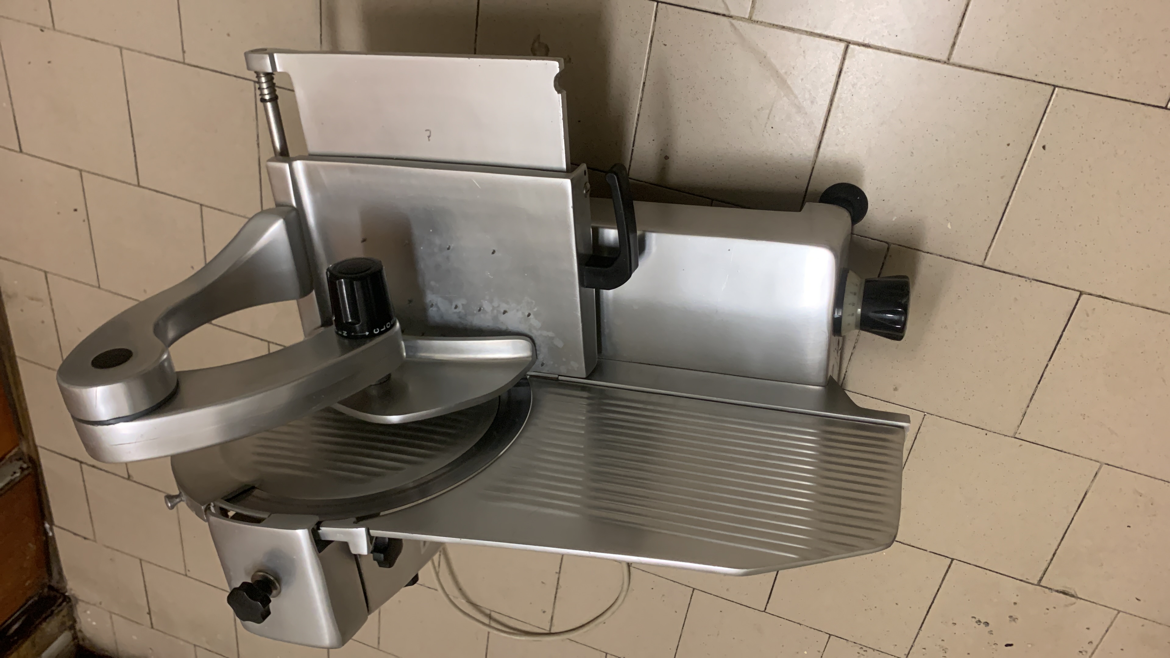 Affettatrice carne e salumi lama 350 in vendita - foto 3
