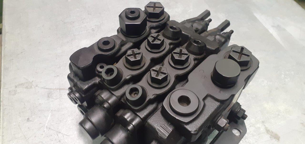Parker L90LS-049 Mobile Directional Control Valve in vendita - foto 3