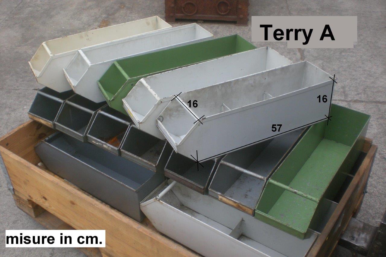 CASSETTE METALLICHE Terry A in vendita - foto 1