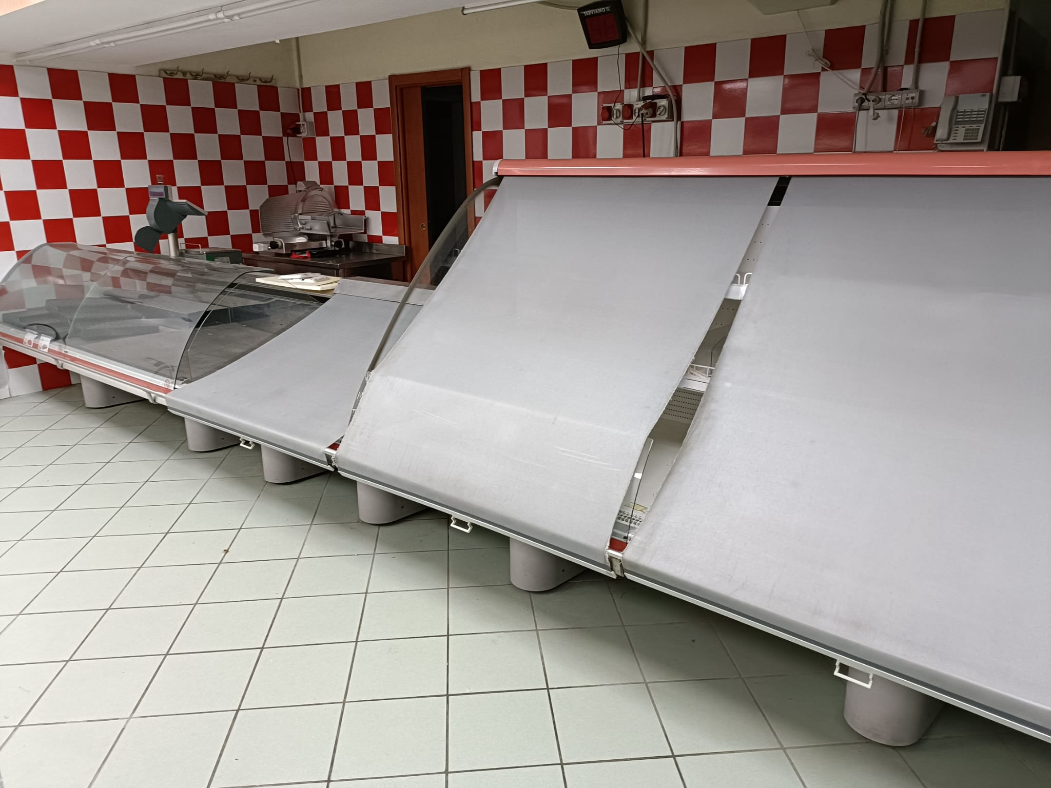 Attrezzatura completa supermercato  in vendita - foto 2