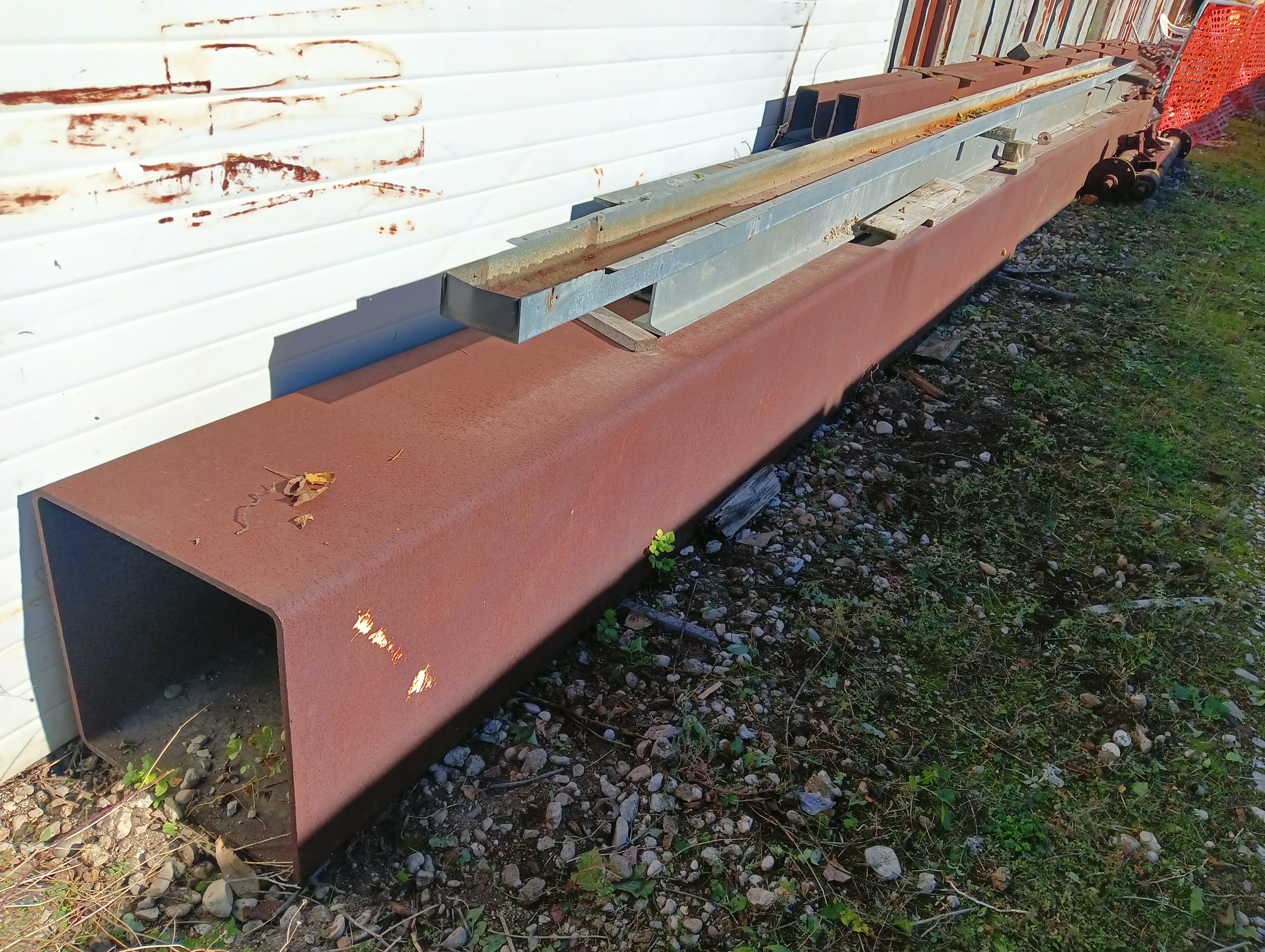 Varie edilizia in vendita