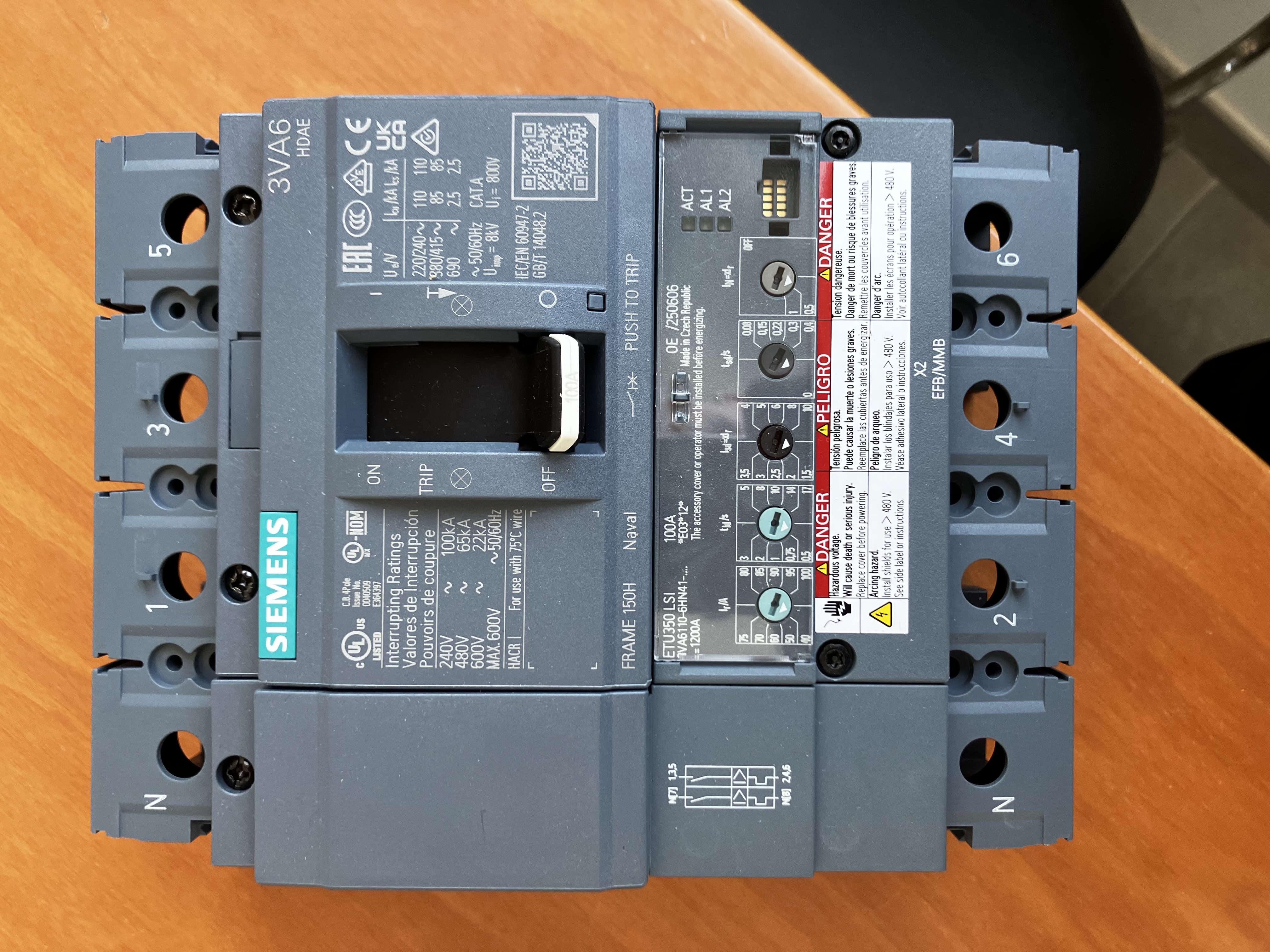 SIEMENS MCCB UL BG150 100A 4P 65KA ETU3 LSI  in vendita - foto 1