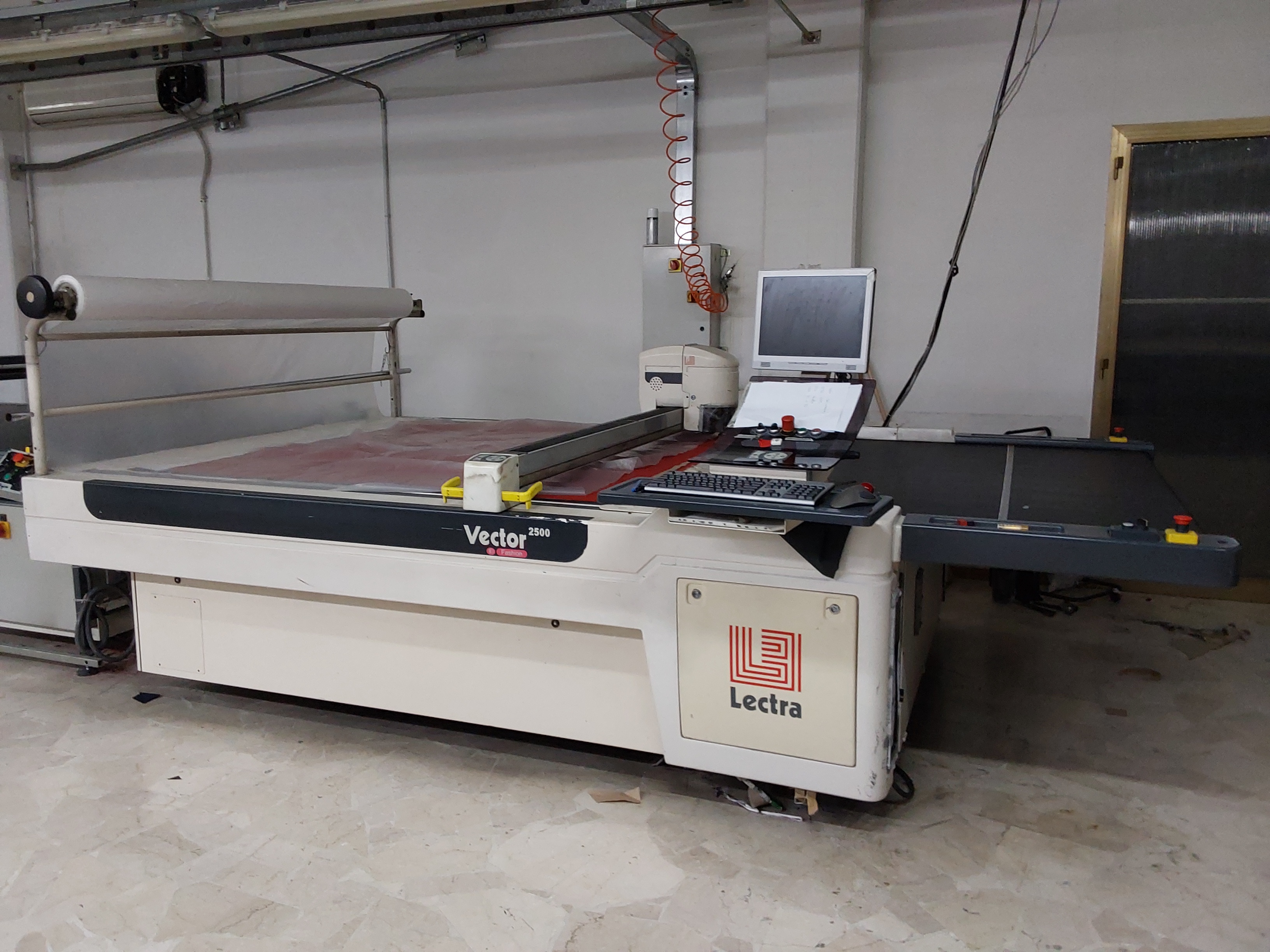 Macchina Taglio automatico tessuto Lectra in vendita - foto 1