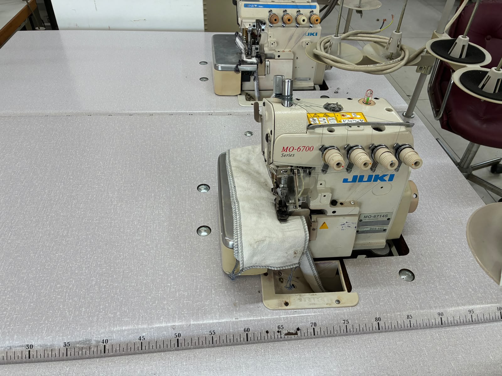 Macchina per cucire Tagliacuci marca Juki modello 6714 in vendita - foto 1