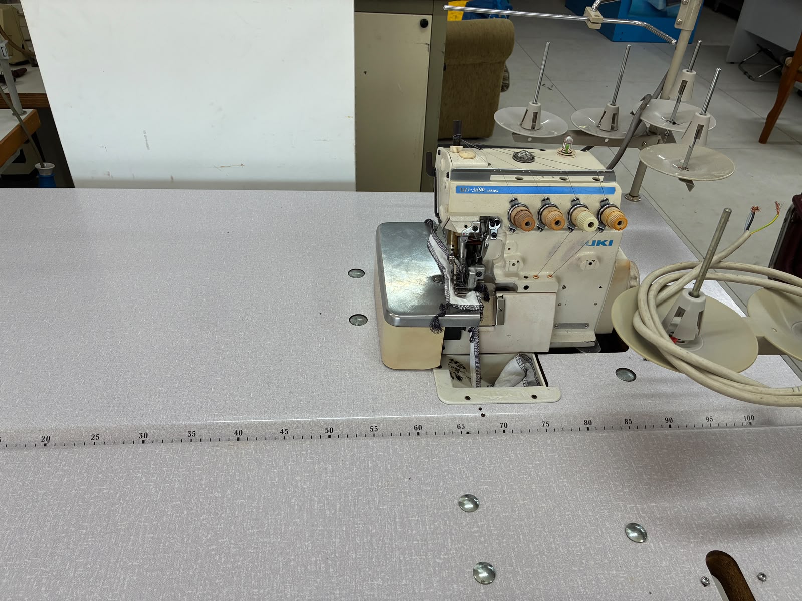 Macchina per cucire Tagliacuci Juki 3614 - Come Nuova  in vendita - foto 1