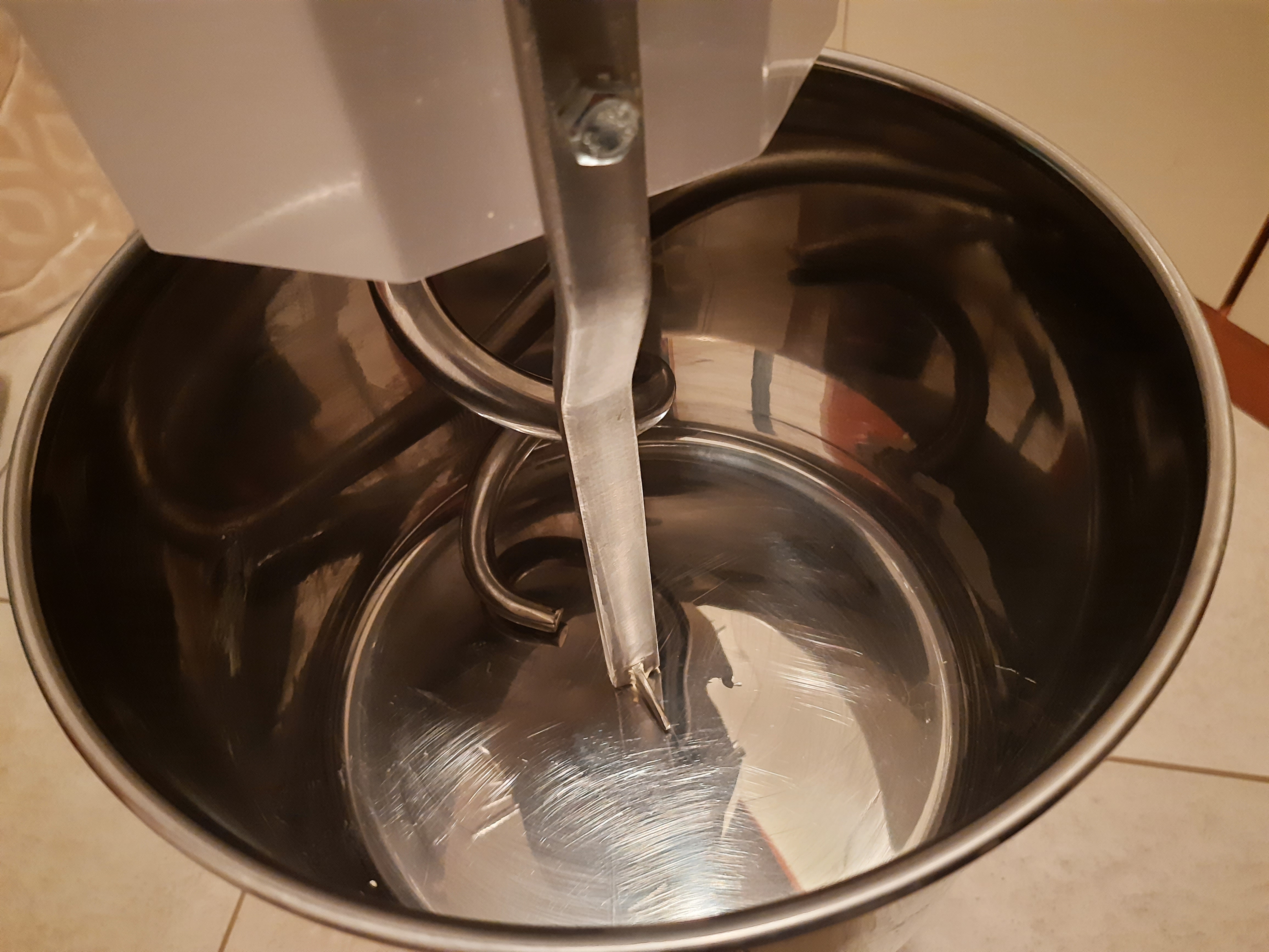 Impastatrice a spirale P8 VV3 +ruote come nuova in vendita - foto 2