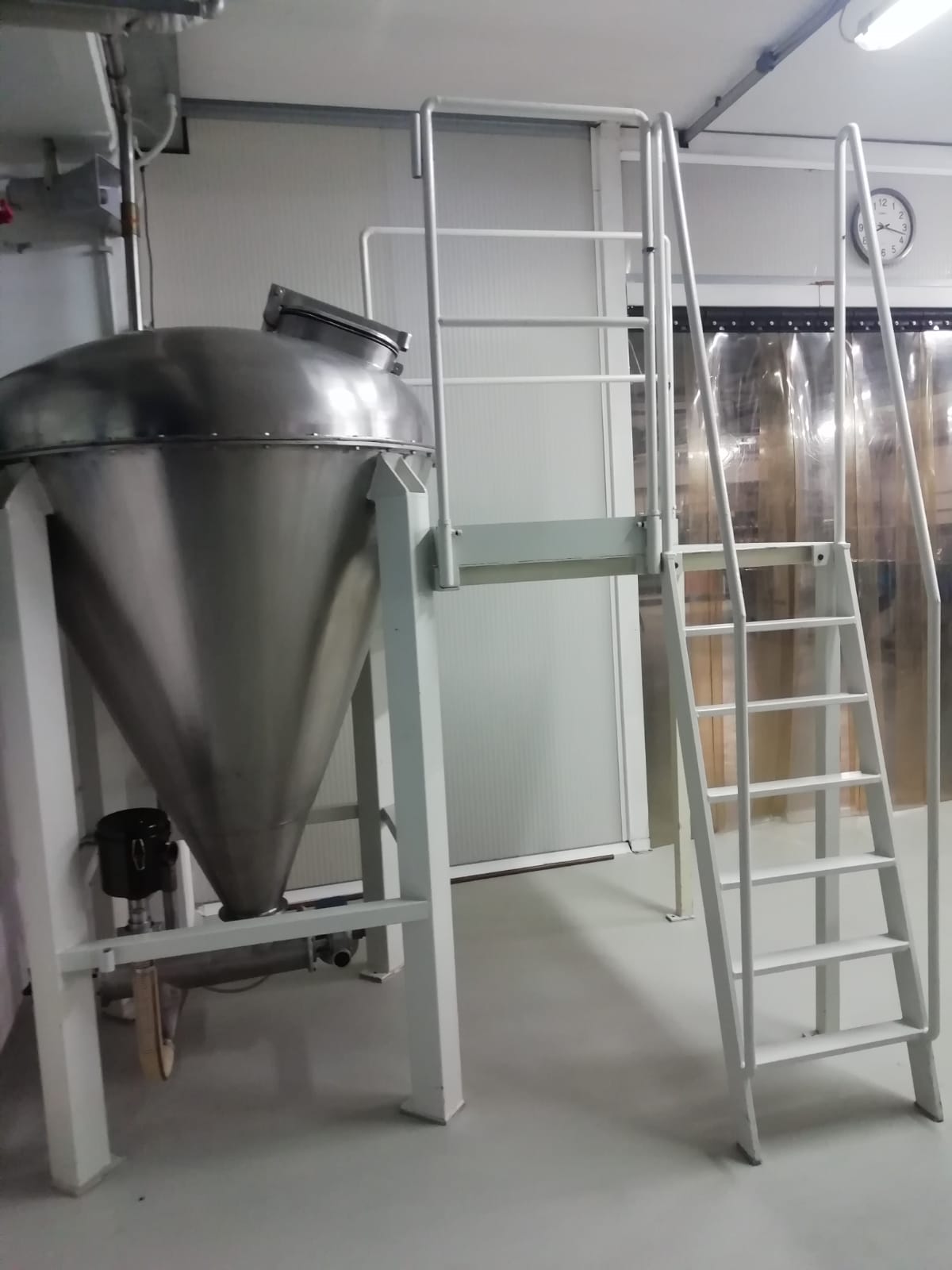 SILOS IN ACCIAIO con Bilancia e Aspirazione in vendita - foto 3