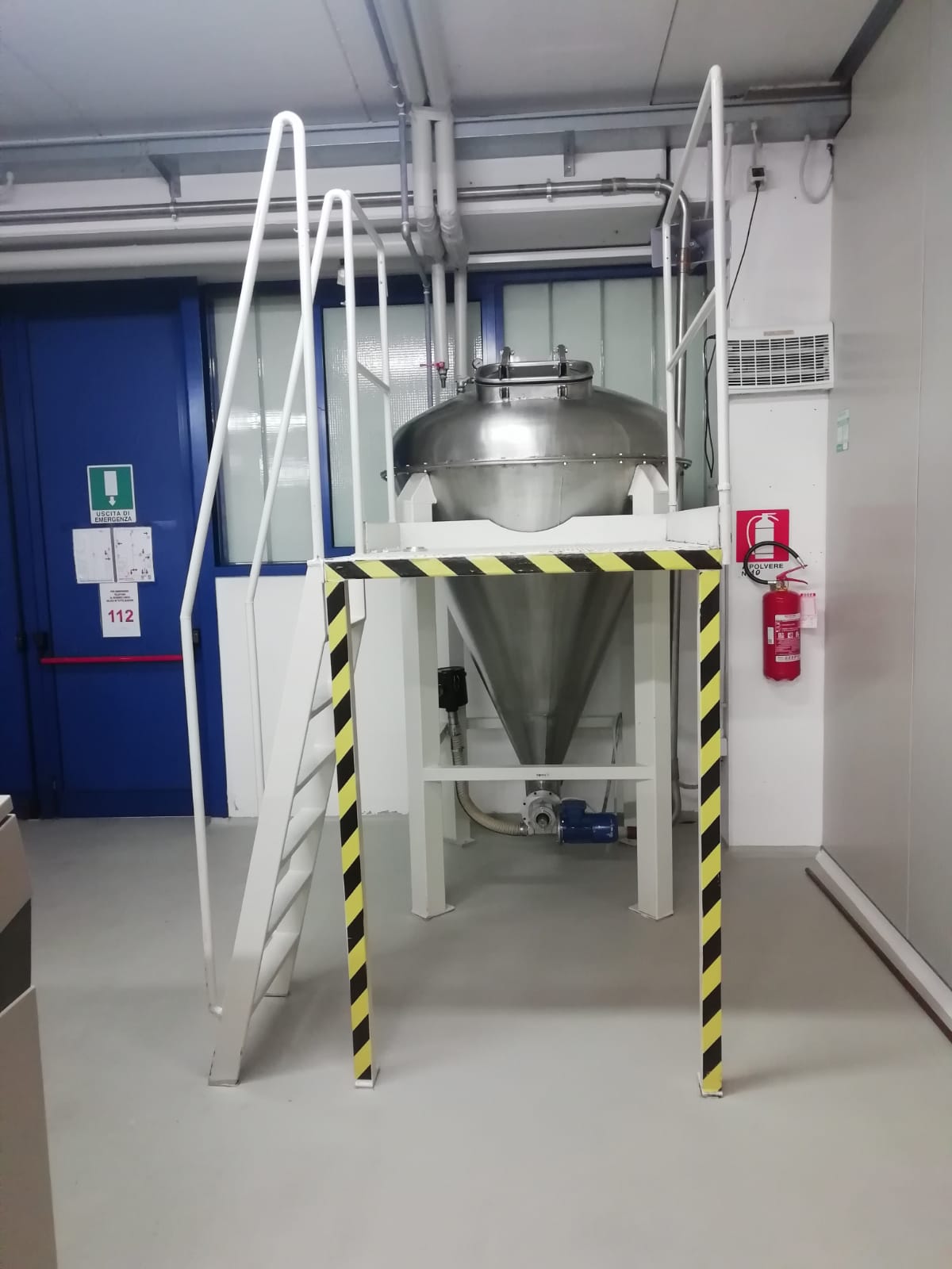 SILOS IN ACCIAIO con Bilancia e Aspirazione in vendita - foto 2