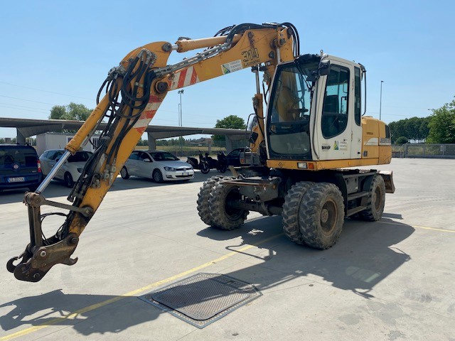 Escavatore gommato Liebherr A314 Litronic in vendita - foto 1