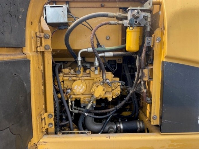 Escavatore cingolato CATERPILLAR 312C in vendita - foto 3