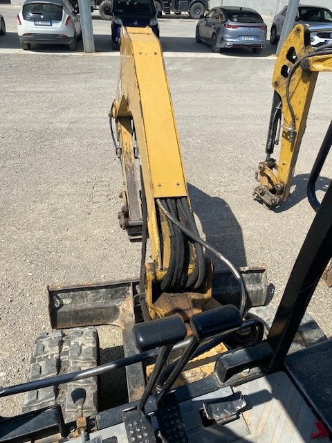 Mini escavatore Caterpillar 302.5 in vendita - foto 9