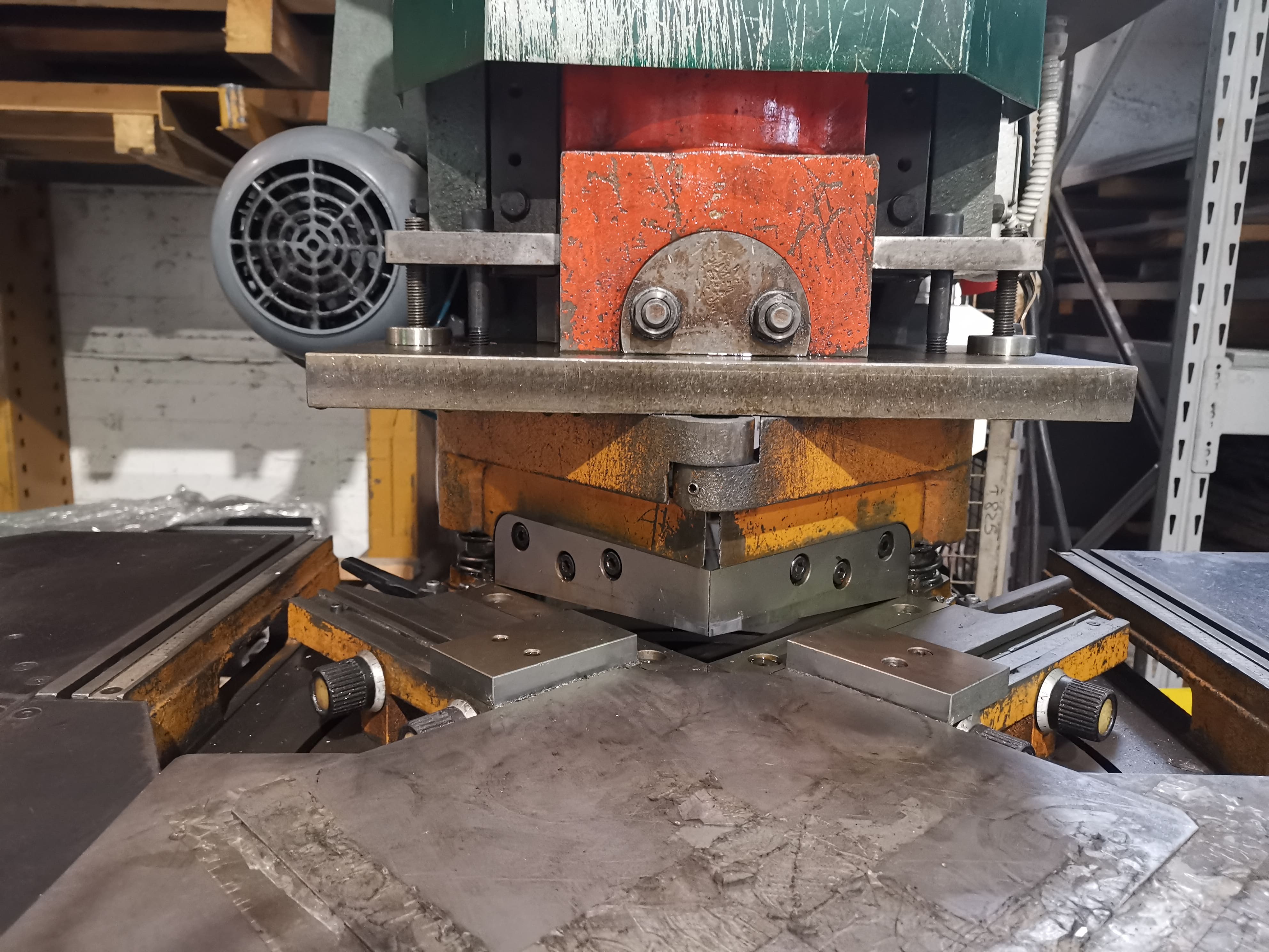 Pressa - scantonatrice 35 ton MIOS in vendita - foto 4