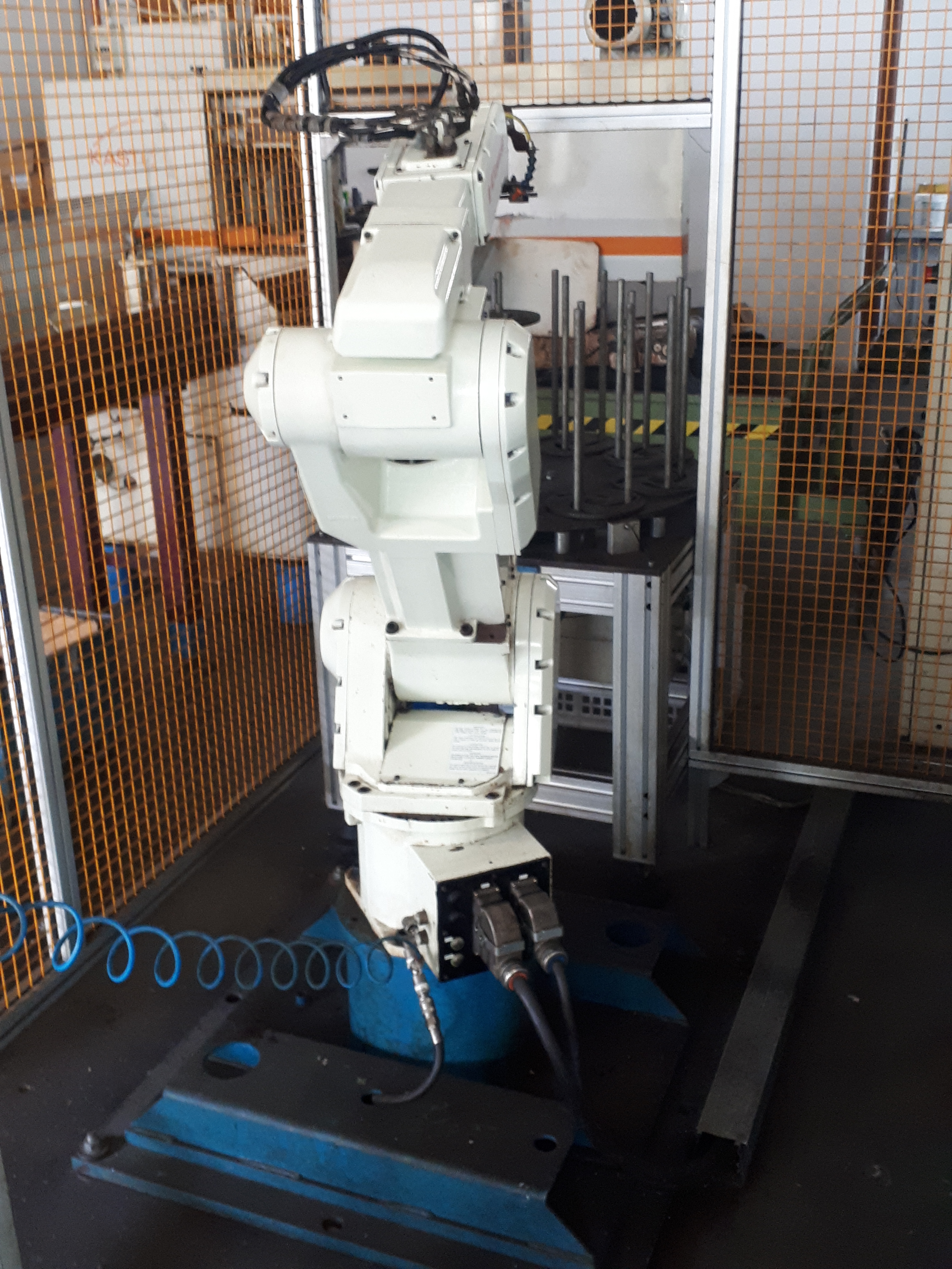 Robot Kawasaki 6 assi  in vendita - foto 9