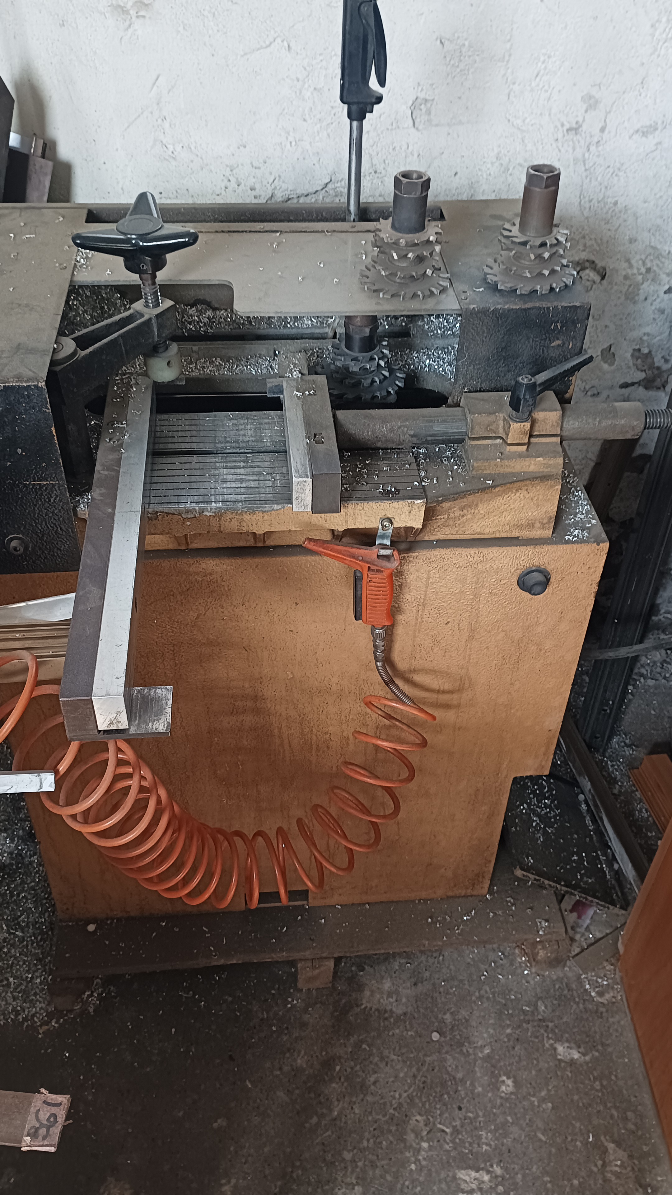 MACCHINARI LAVORAZIONE ALLUMINIO in vendita - foto 6