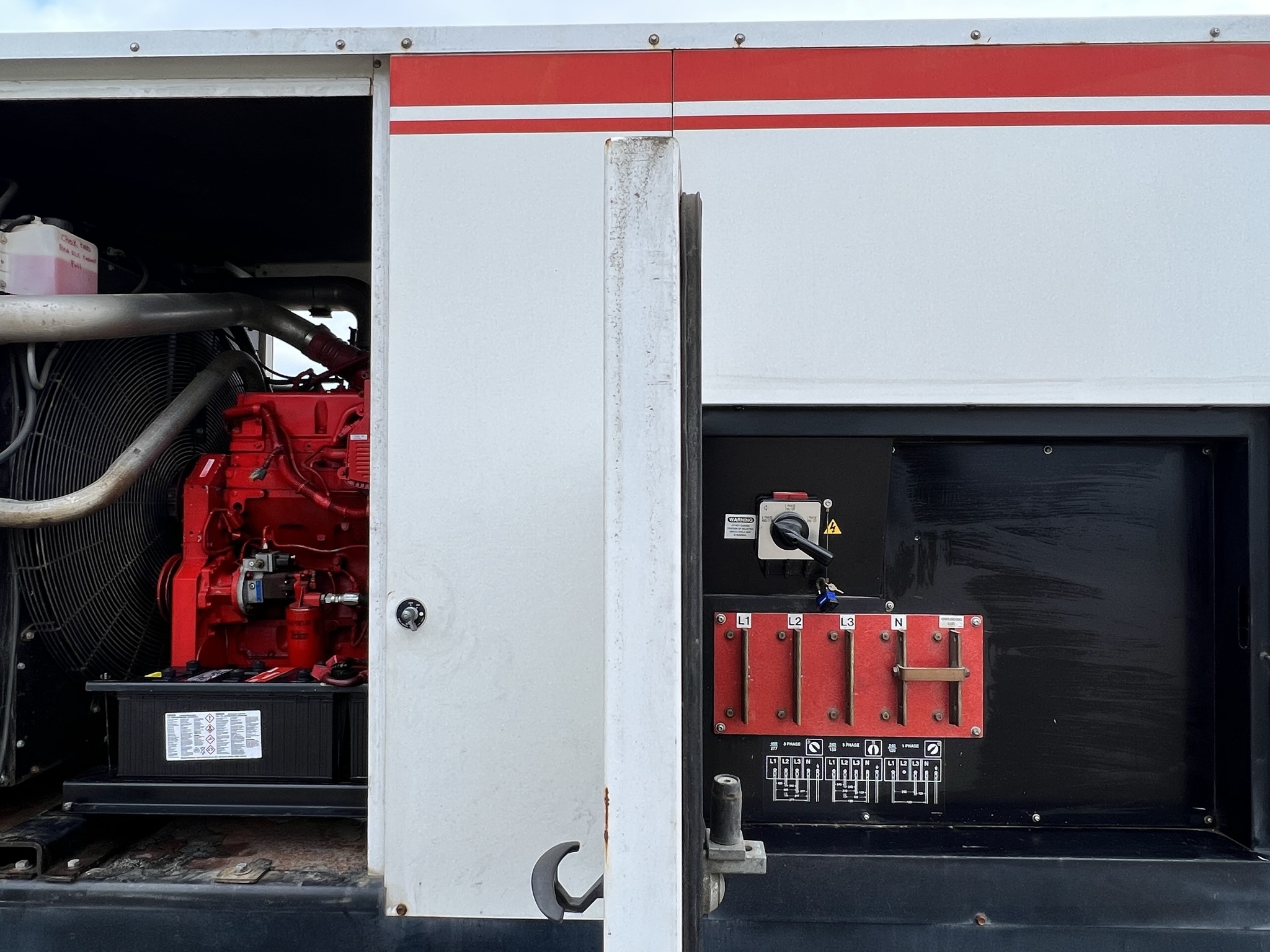 Gruppo elettrogeno Magnum Terex 352 kW in vendita - foto 2