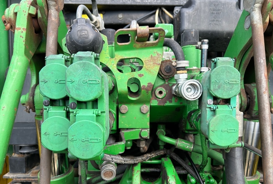 2002 Trattore John Deere 6310 in vendita - foto 2