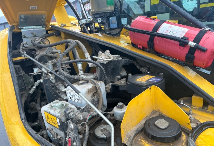 Escavatore Komatsu PC88MR-10 in vendita - foto 5