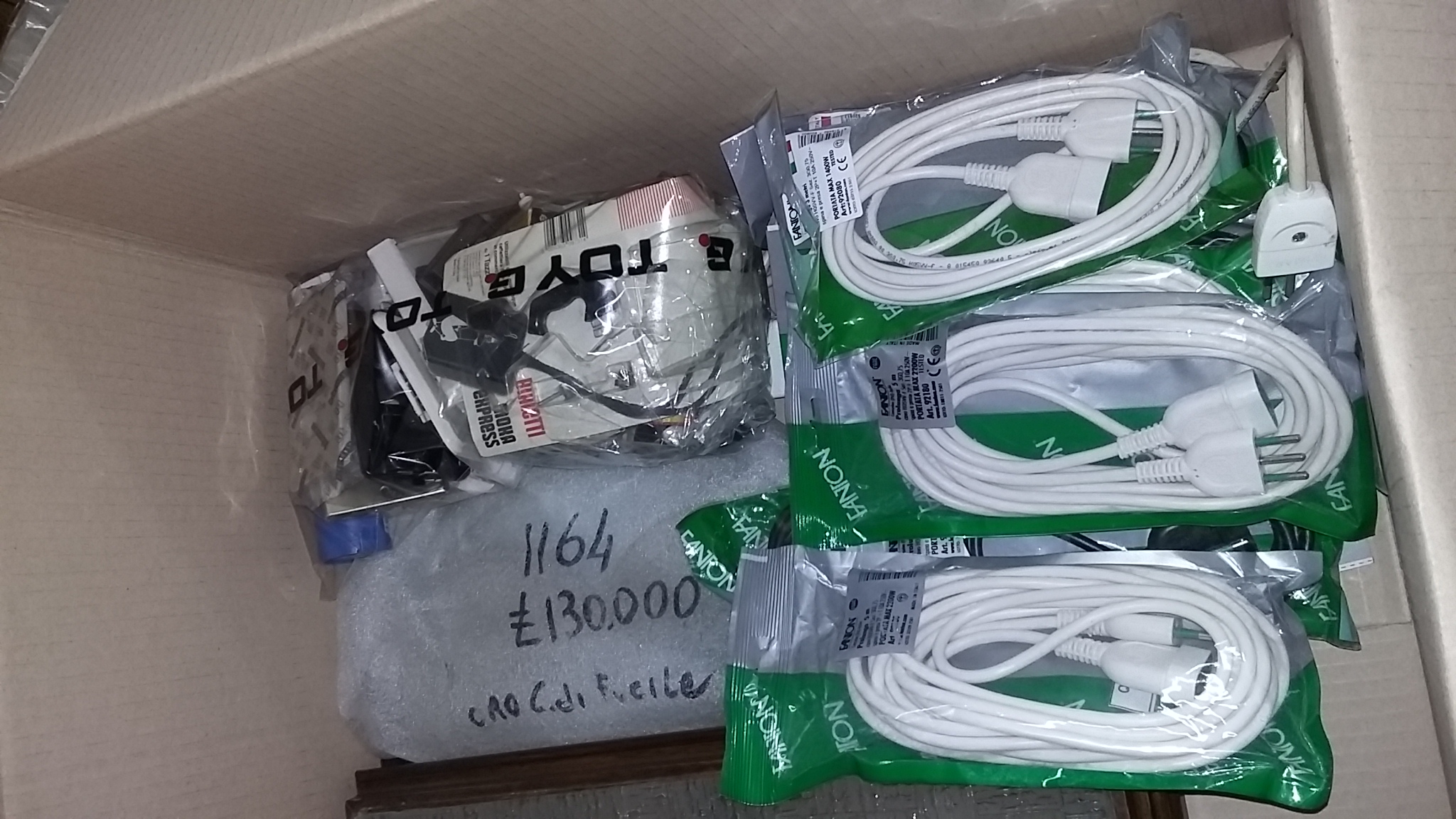 FORNITURA STOCK NEGOZIO DI ELETTRICITA' CIRCA 22 PEDANE in vendita - foto 13