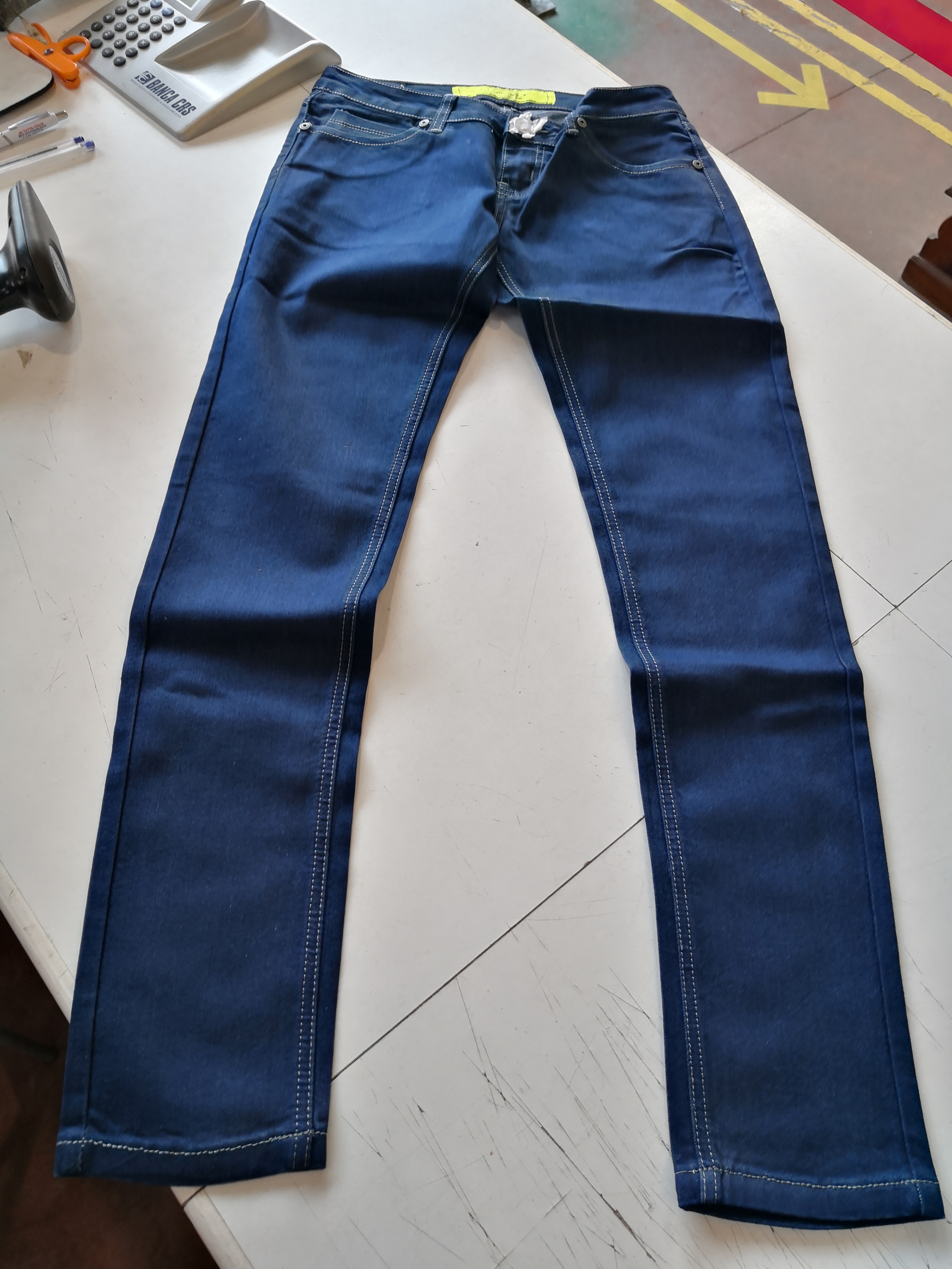 Stock jeans 1730 PEZZI Uomo /donna ottimo per mercati  in vendita - foto 1