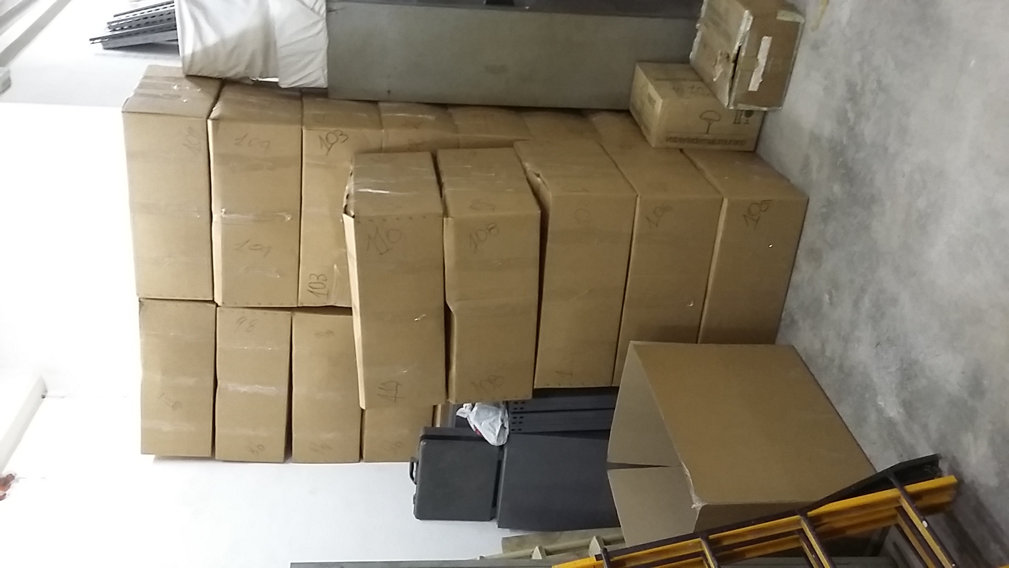 FORNITURA STOCK NEGOZIO DI ELETTRICITA' CIRCA 22 PEDANE in vendita - foto 14