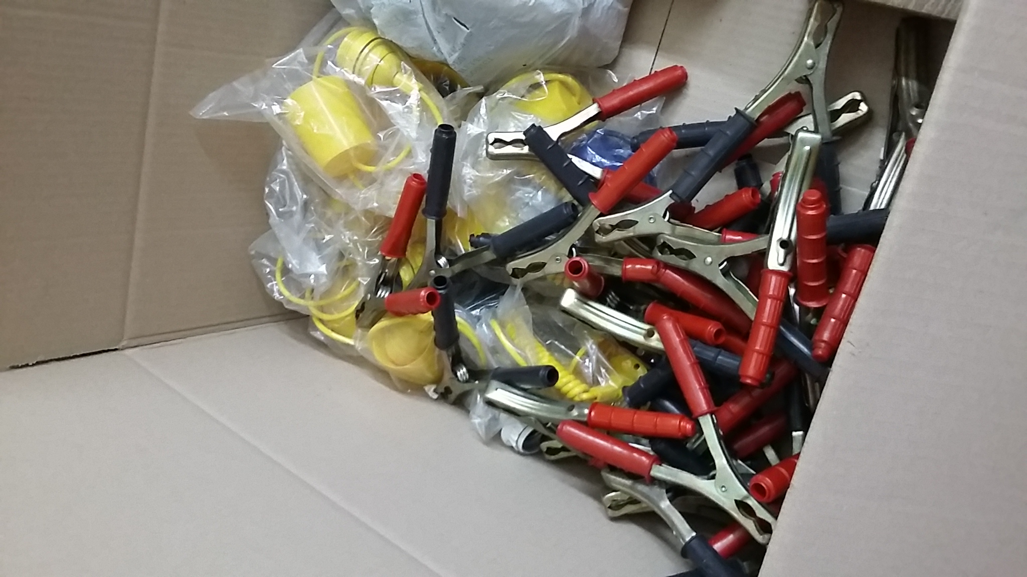FORNITURA STOCK NEGOZIO DI ELETTRICITA' CIRCA 22 PEDANE in vendita - foto 5