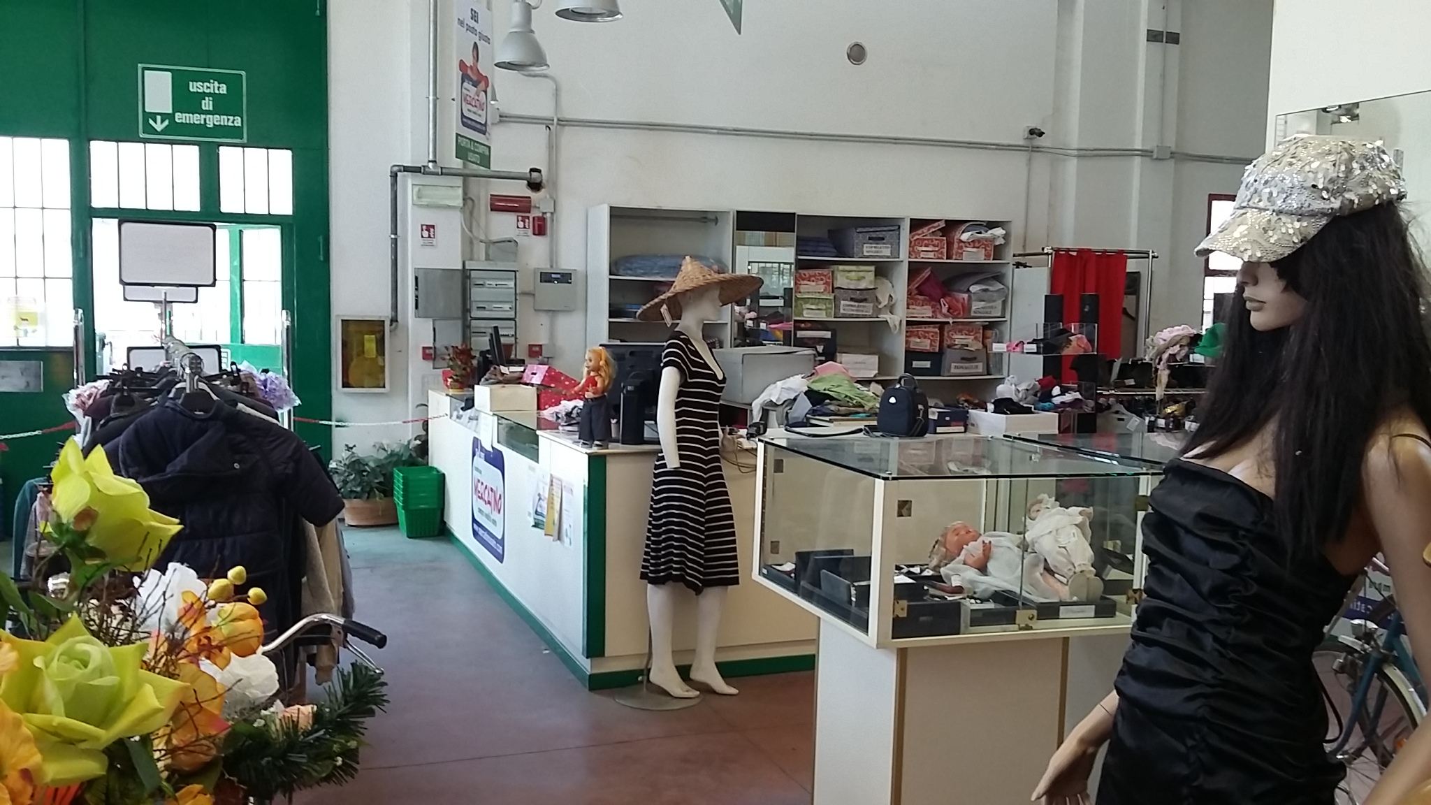 AZIENDA COMMERCIALE VENDITA OGGETTI USATI *MERCATINO* in vendita - foto 8