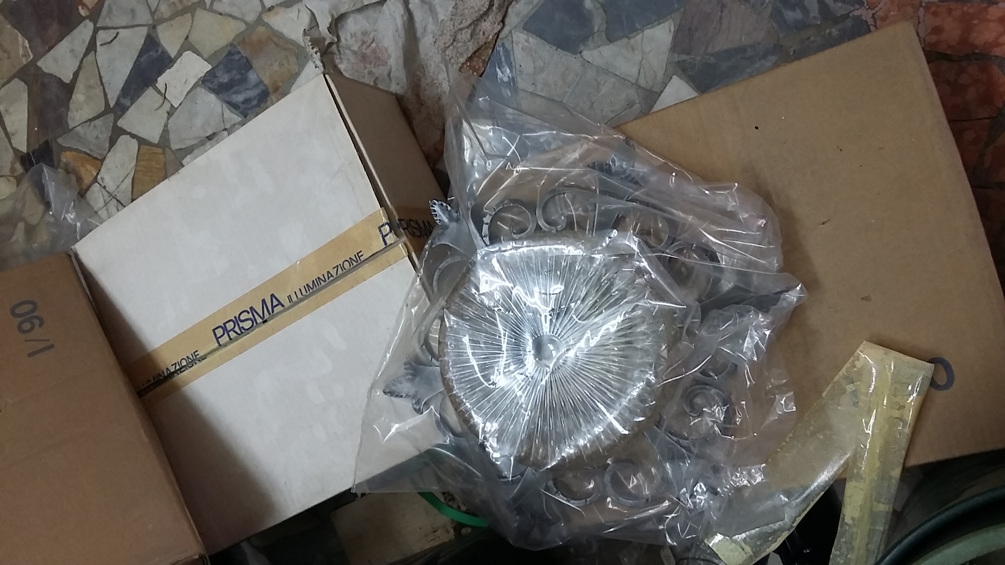 FORNITURA STOCK NEGOZIO DI ELETTRICITA' CIRCA 22 PEDANE in vendita - foto 8