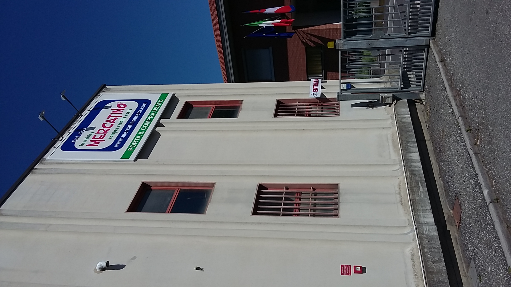 AZIENDA COMMERCIALE VENDITA OGGETTI USATI *MERCATINO* in vendita - foto 11