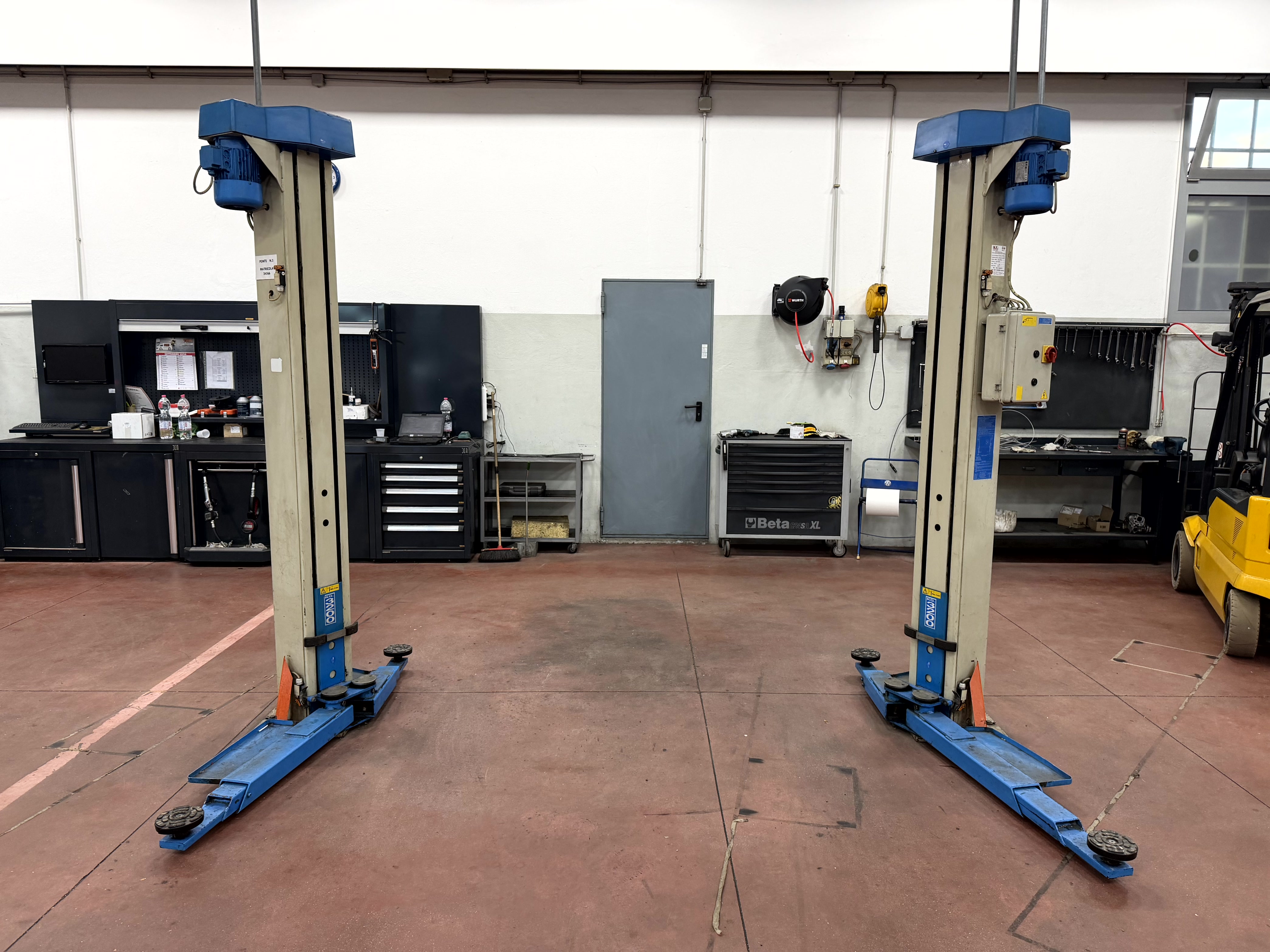 Ponte a 2 colonne OMCN da 3200 kg in vendita - foto 1