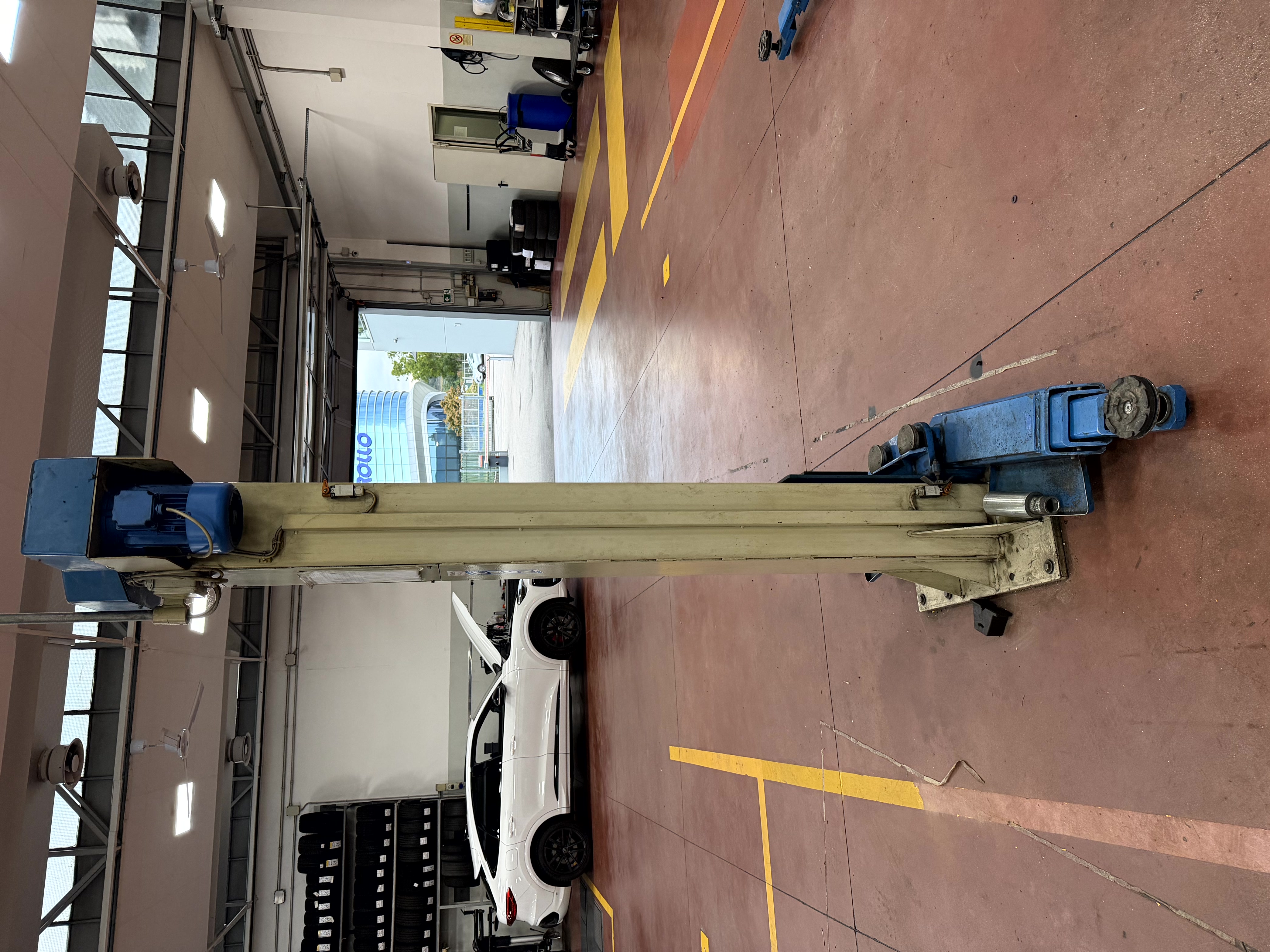 Ponte a 2 colonne OMCN da 5500 kg. in vendita - foto 4