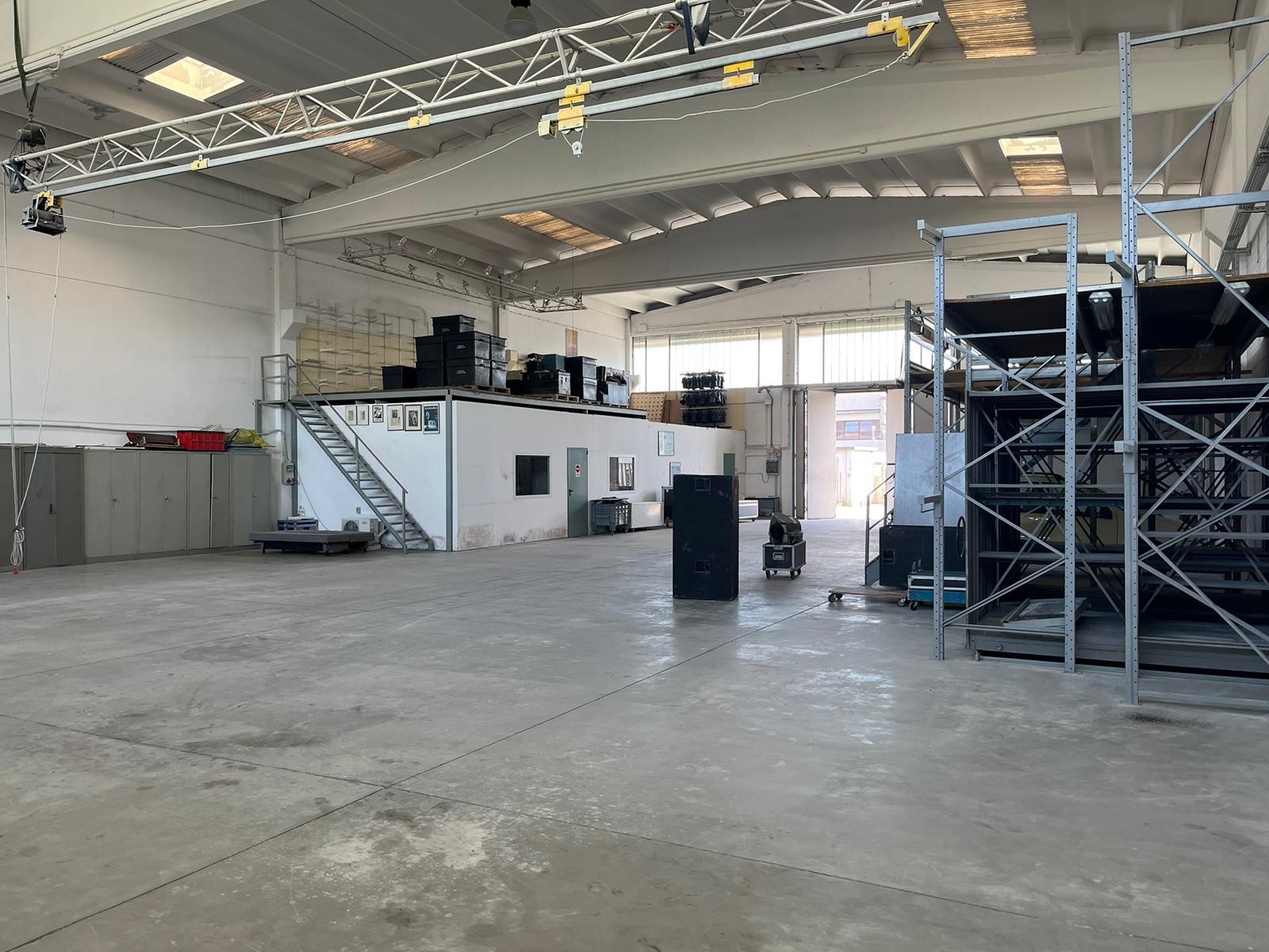 Basiano - Capannone di ca 750 mq  in vendita - foto 1