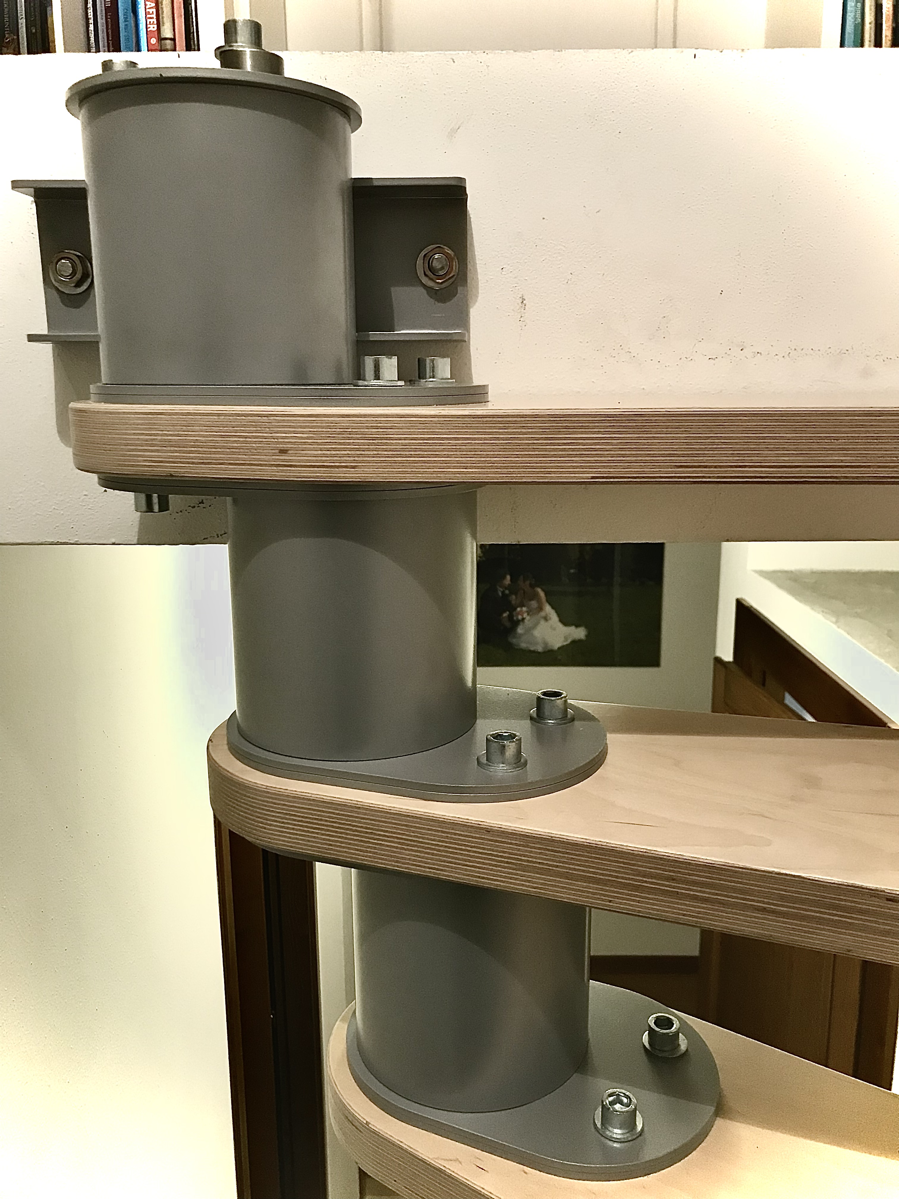 Scala a chiocciola con piantone disassato  in vendita - foto 6
