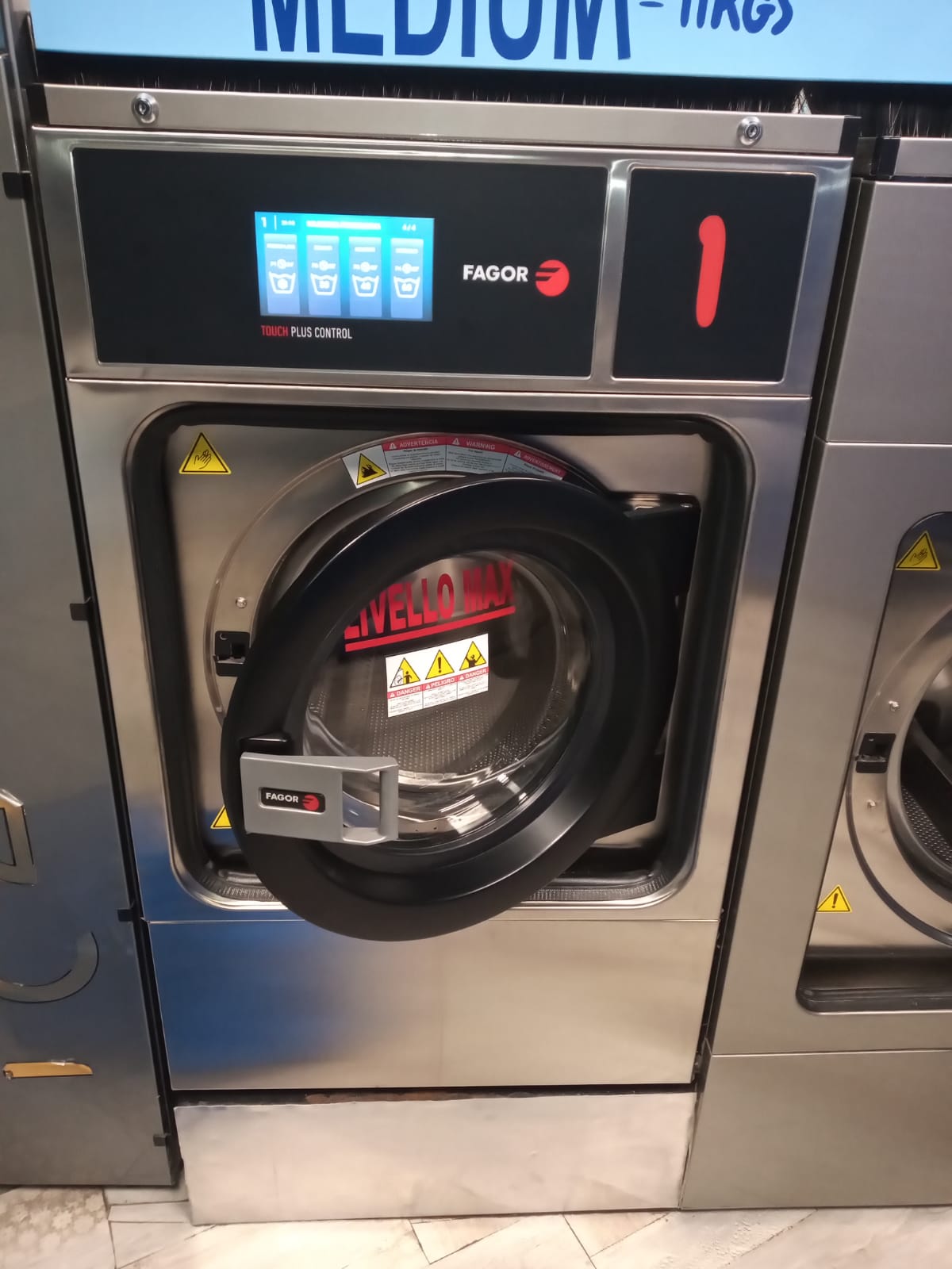 LAVATRICE INDUSTRIALE, CAPACITÀ DI CARICO 11 KG in vendita - foto 1