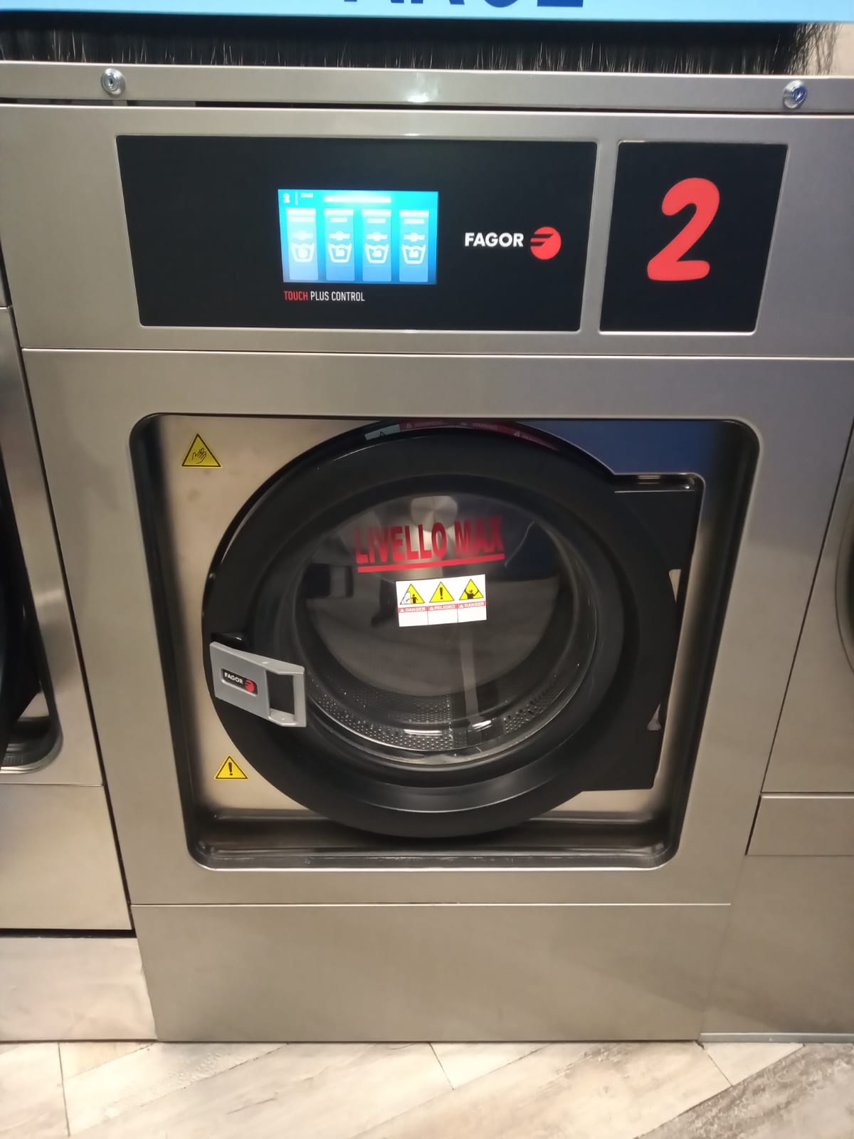 LAVATRICE INDUSTRIALE CAPACITÀ DI CARICO 18 KG in vendita - foto 1