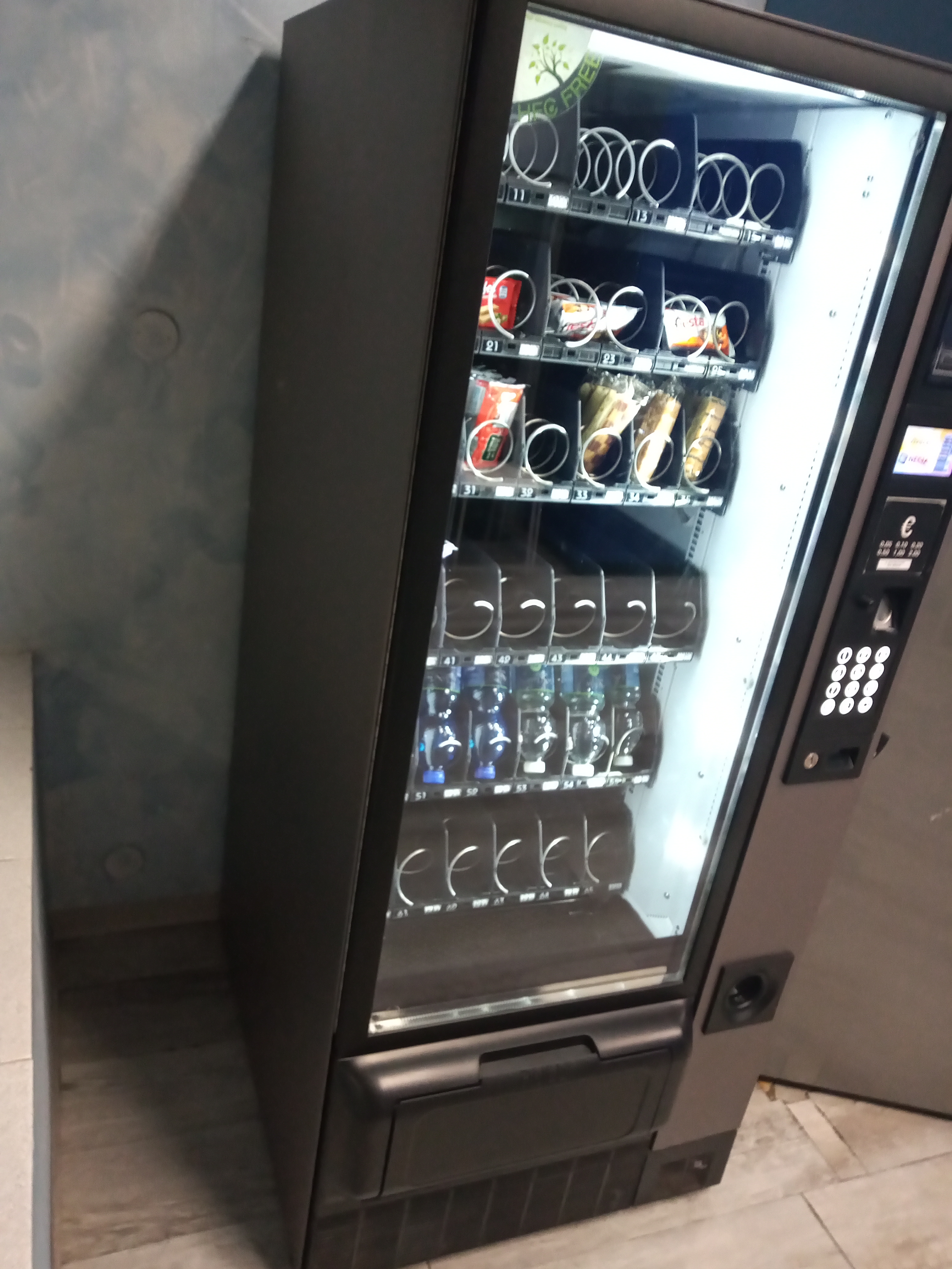 DISTRIBUTORE AUTOMATICO SNACK E BIBITE in vendita - foto 2