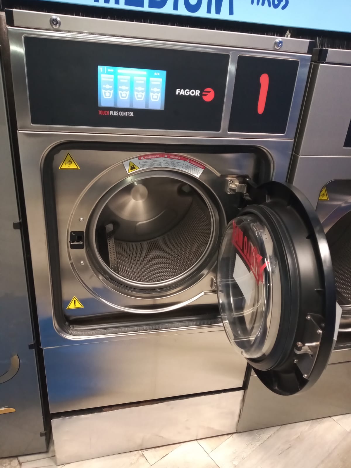 LAVATRICE INDUSTRIALE, CAPACITÀ DI CARICO 11 KG in vendita - foto 2