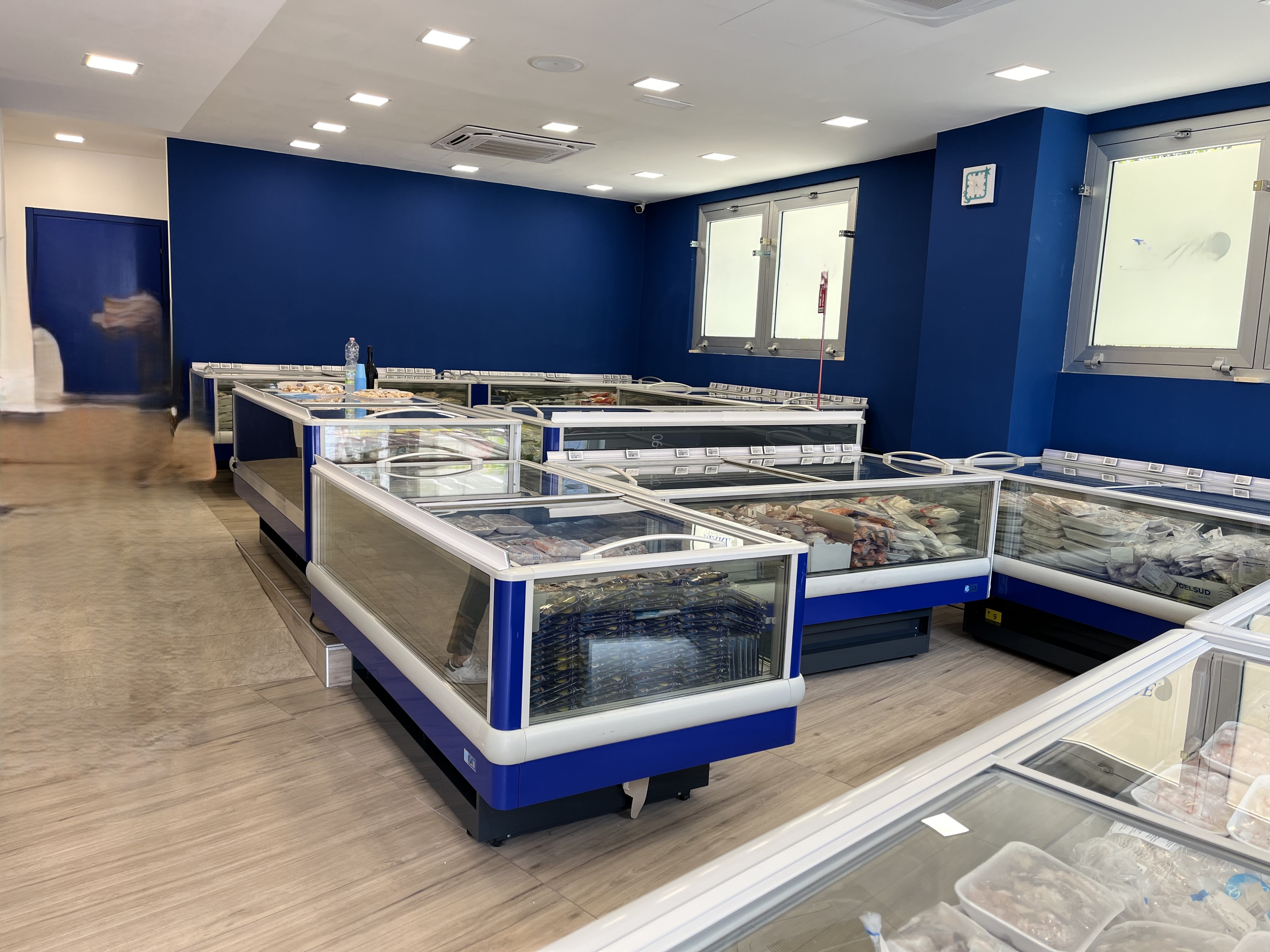 Arredo pescheria specializzata o cessione attività in vendita - foto 12