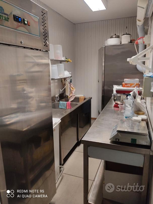 Attrezzatura completa per yogurteria in vendita - foto 2