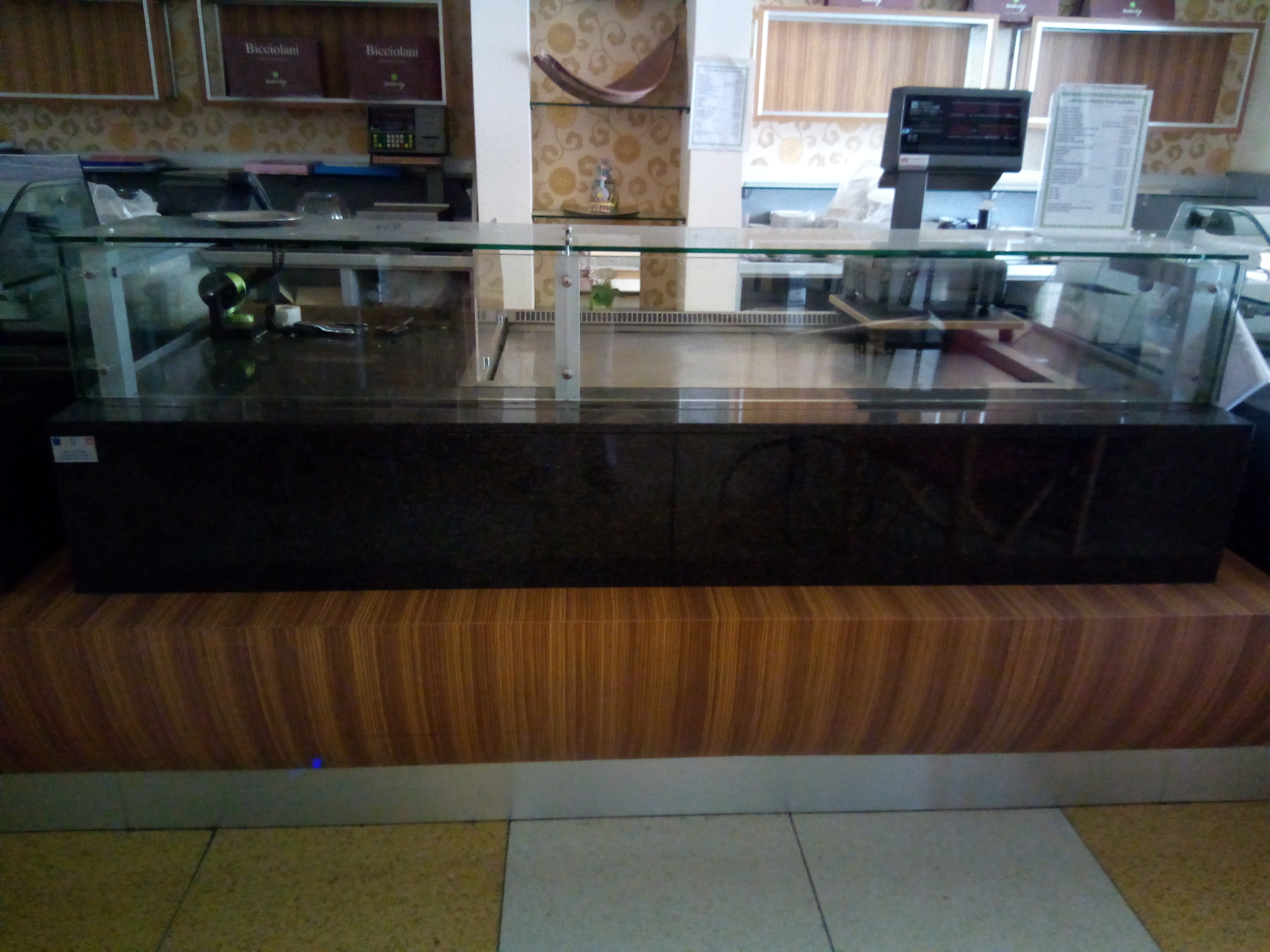 Banconi pasticceria refrigerati con mobili e mensole  in vendita - foto 2