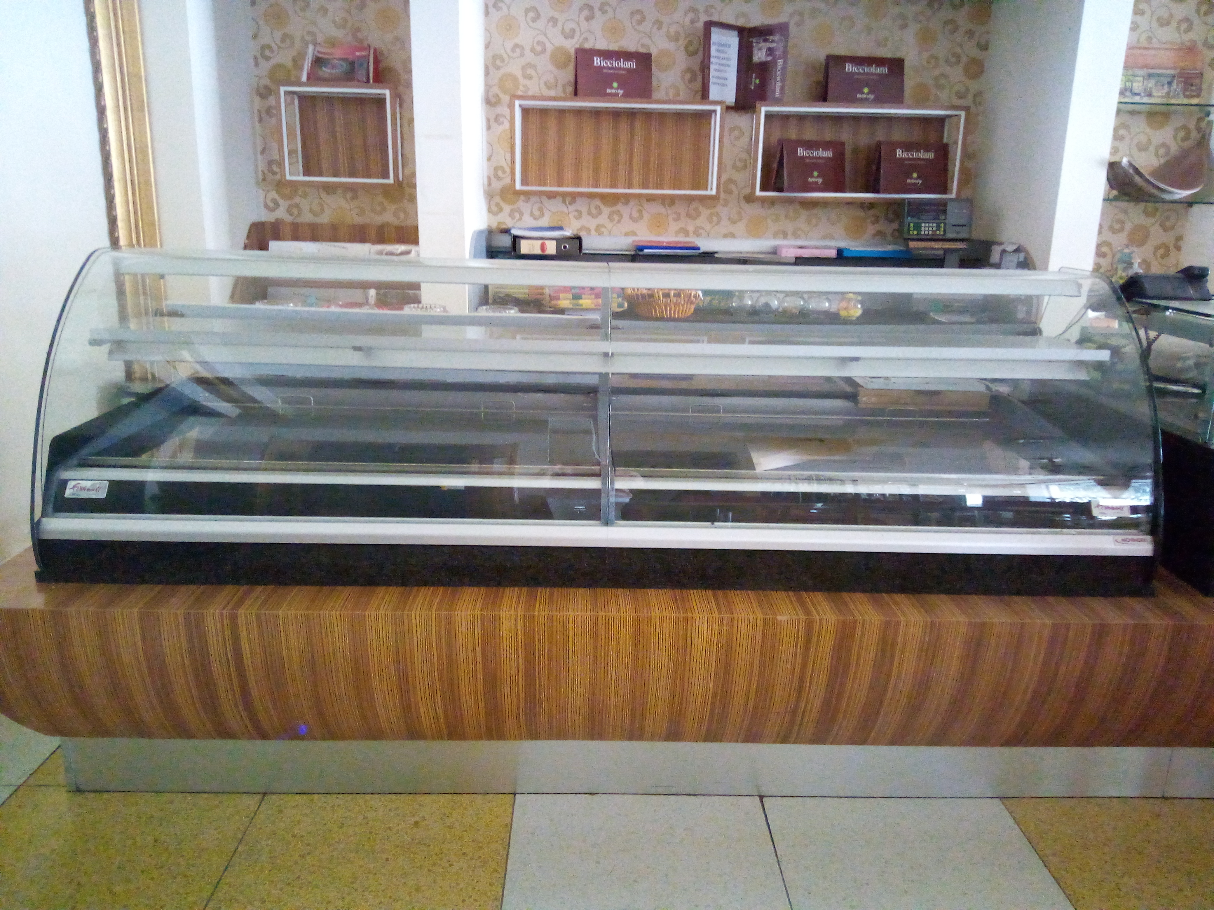 Banconi pasticceria refrigerati con mobili e mensole  in vendita - foto 11